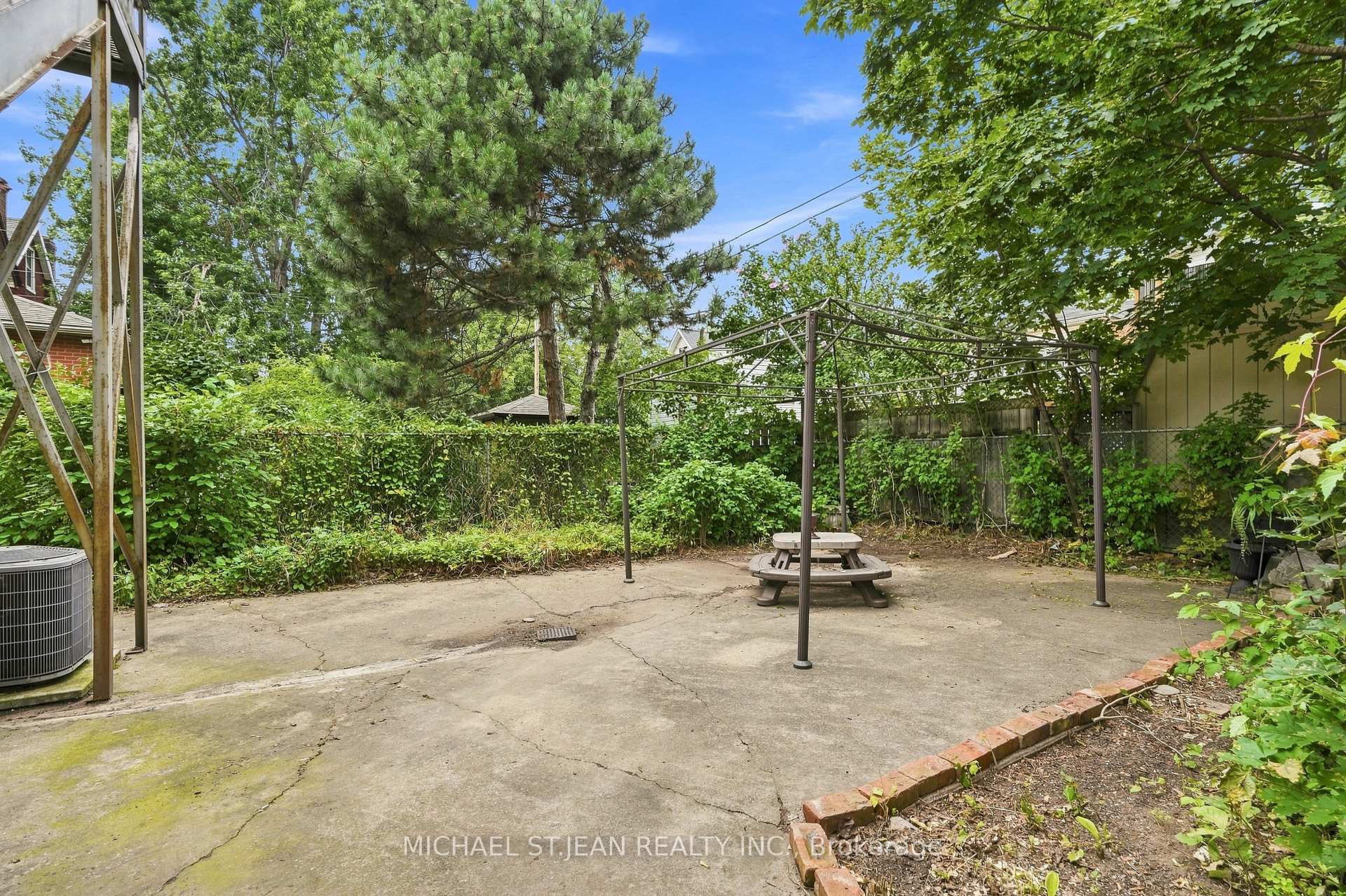 Photo 25 of 105 Rosemont Avenue, Hamilton, Stipley — HOMEH