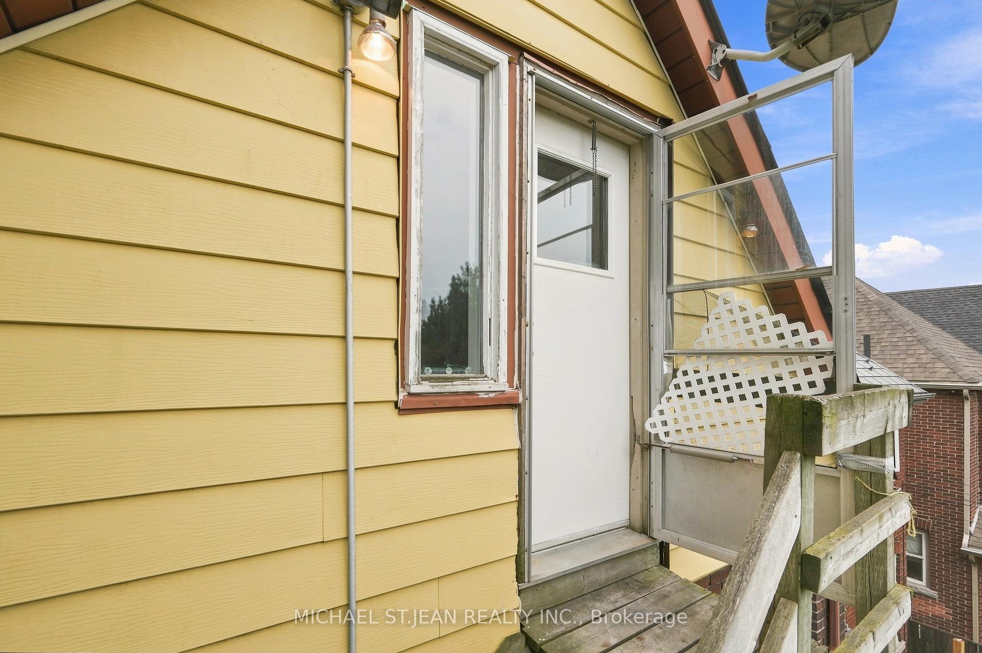 Photo 31 of 105 Rosemont Avenue, Hamilton, Stipley — HOMEH