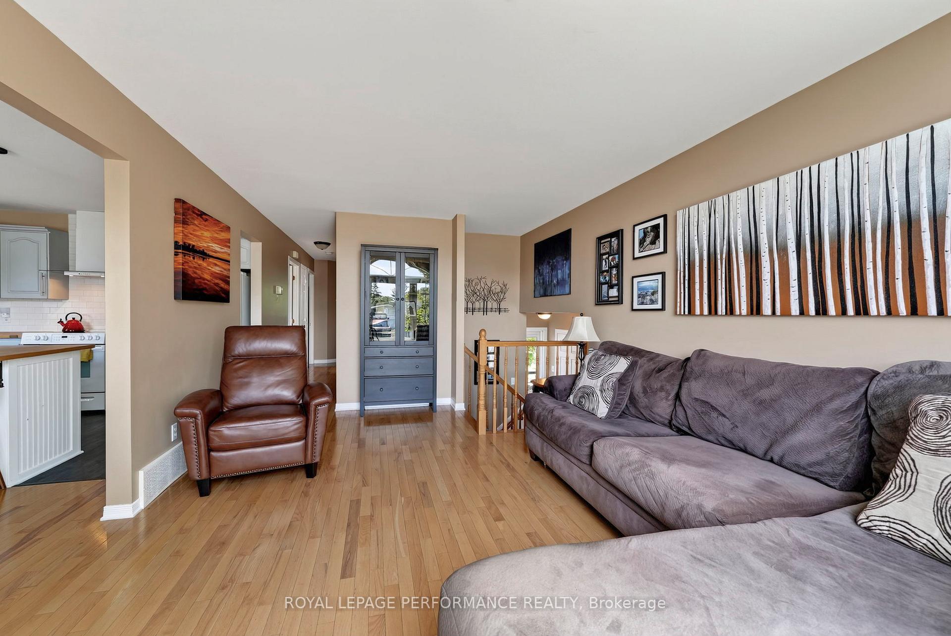Photo 9 of 79 Hickory Street, South Stormont, Ingleside — HOMEH
