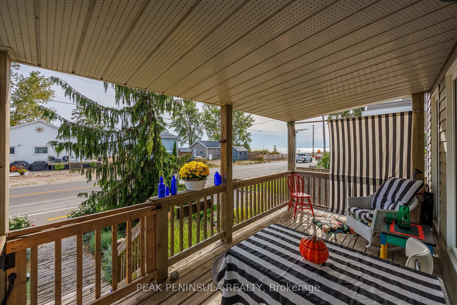 Photo 2 of 26 Erie Boulevard, Norfolk, Long Point — HOMEH