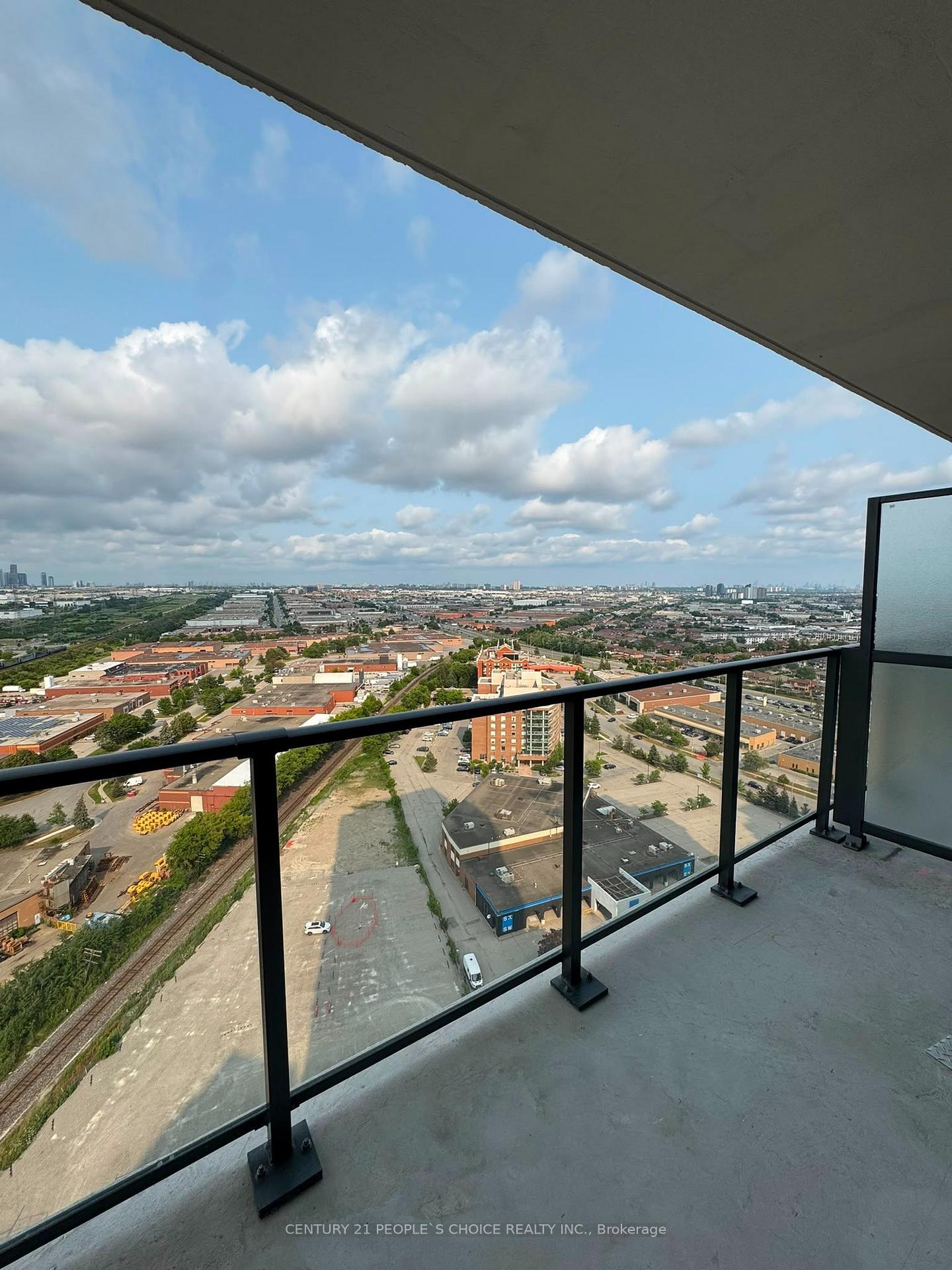 Photo 20 of Unit 2321, 6 Flavelle Trail, Vaughan, Steeles West Industrial — HOMEH