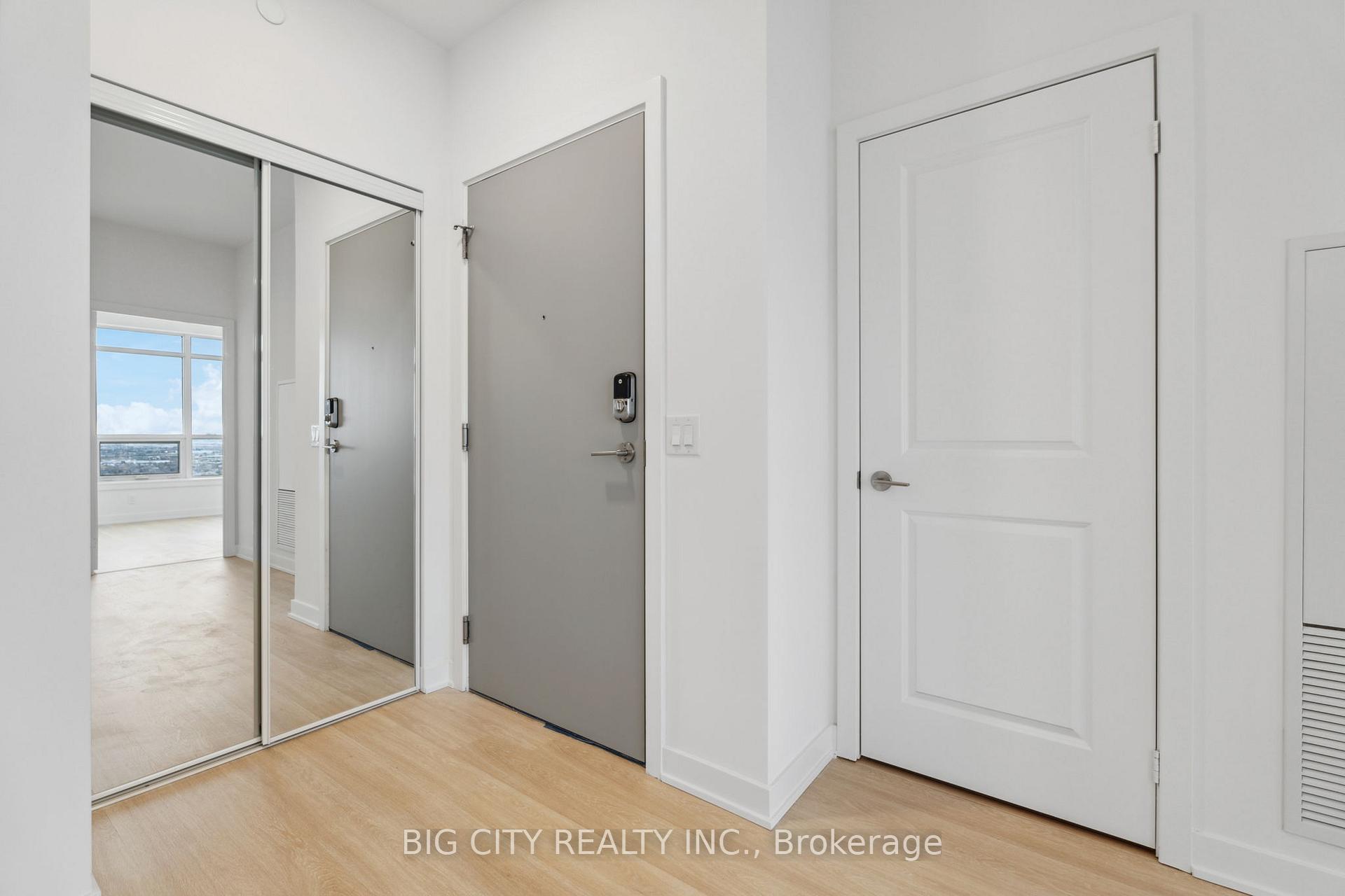 Photo 2 of Unit 1206, 50 Upper Mall Way, Vaughan, Brownridge — HOMEH