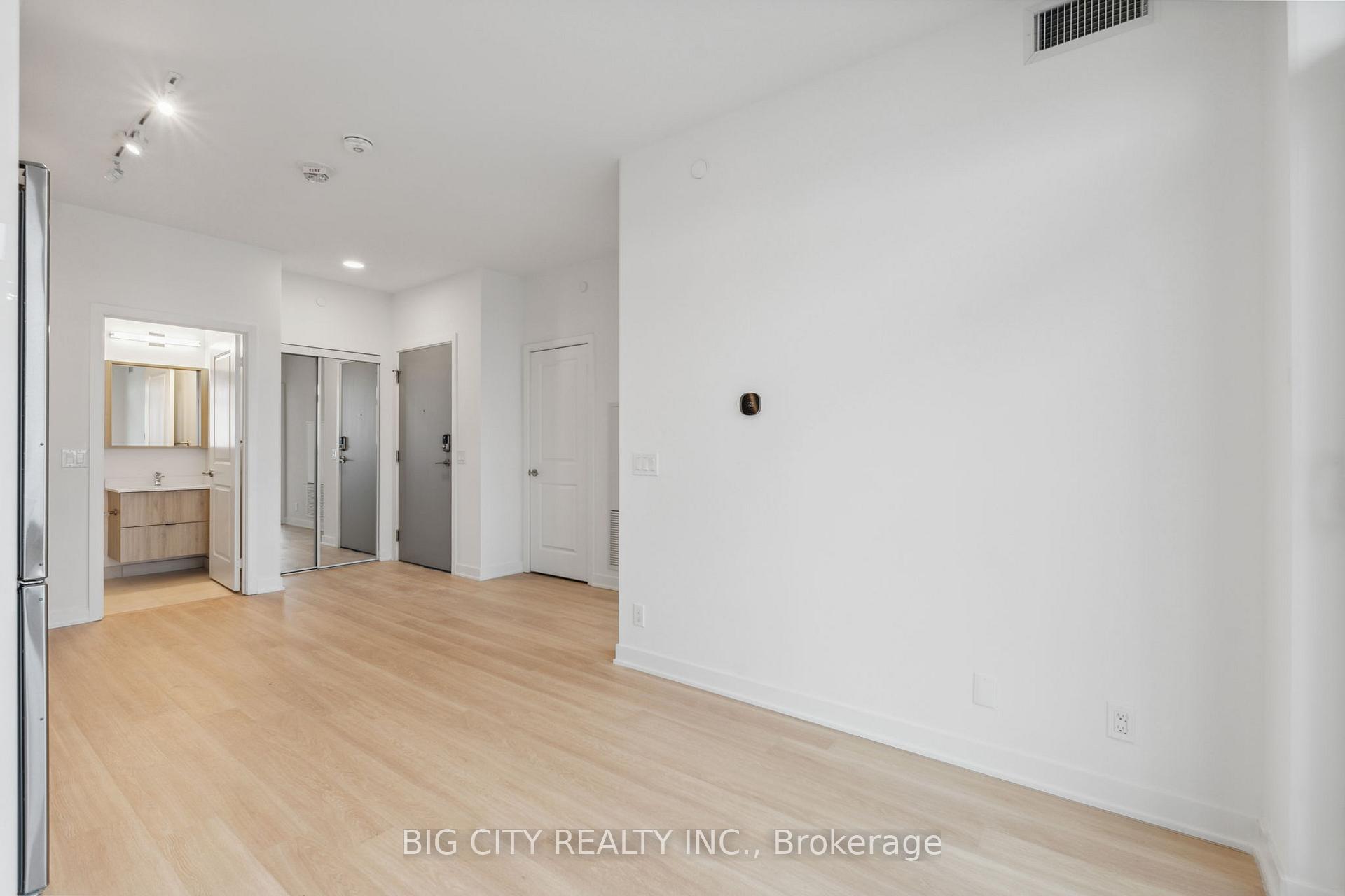 Photo 10 of Unit 1206, 50 Upper Mall Way, Vaughan, Brownridge — HOMEH