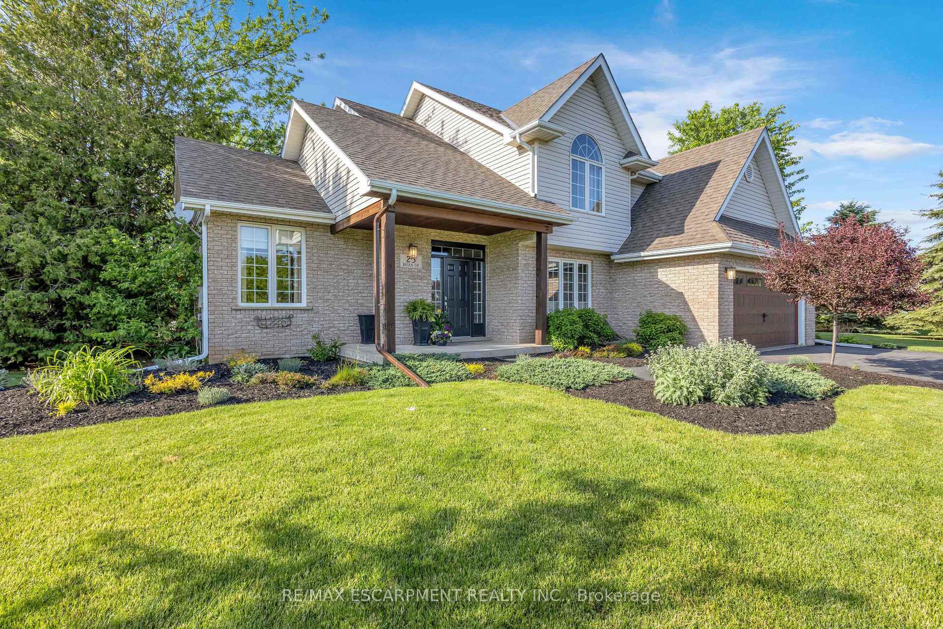 Photo 2 of 25 Brian Drive, Brant, Burford — HOMEH