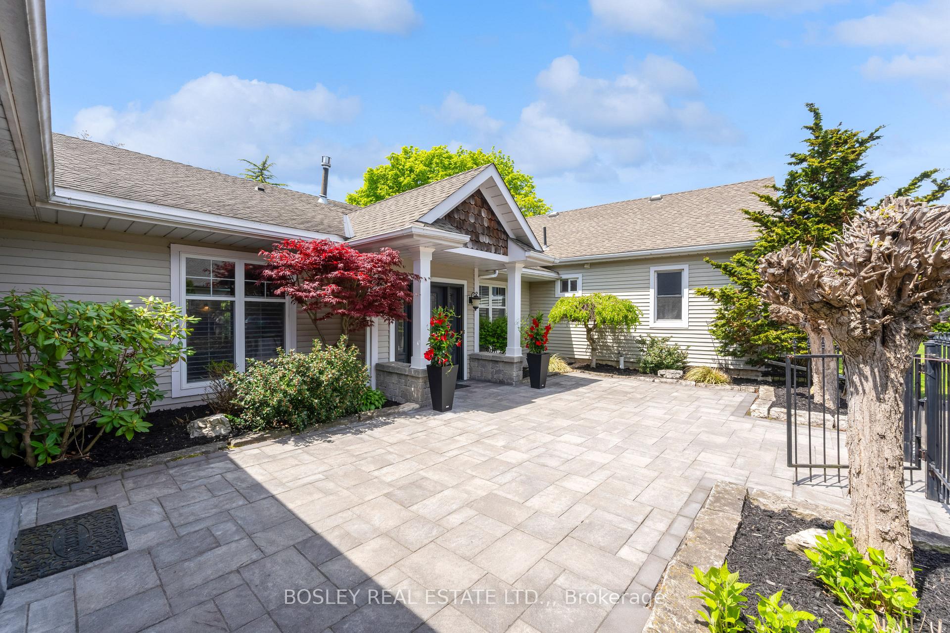 Photo 7 of 166 Lakeshore Road, St. Catharines, Vine/Linwell — HOMEH