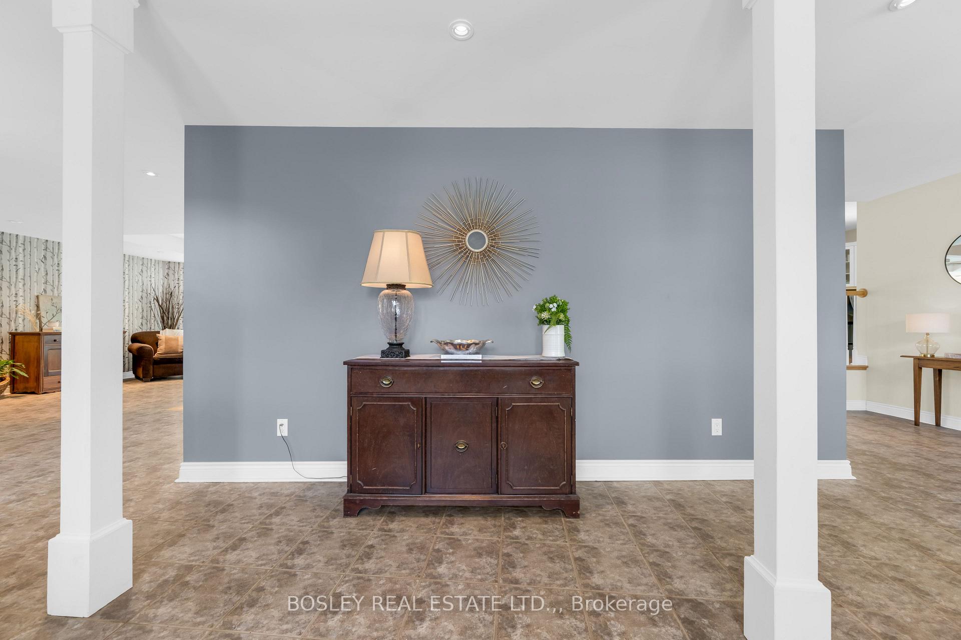 Photo 8 of 166 Lakeshore Road, St. Catharines, Vine/Linwell — HOMEH