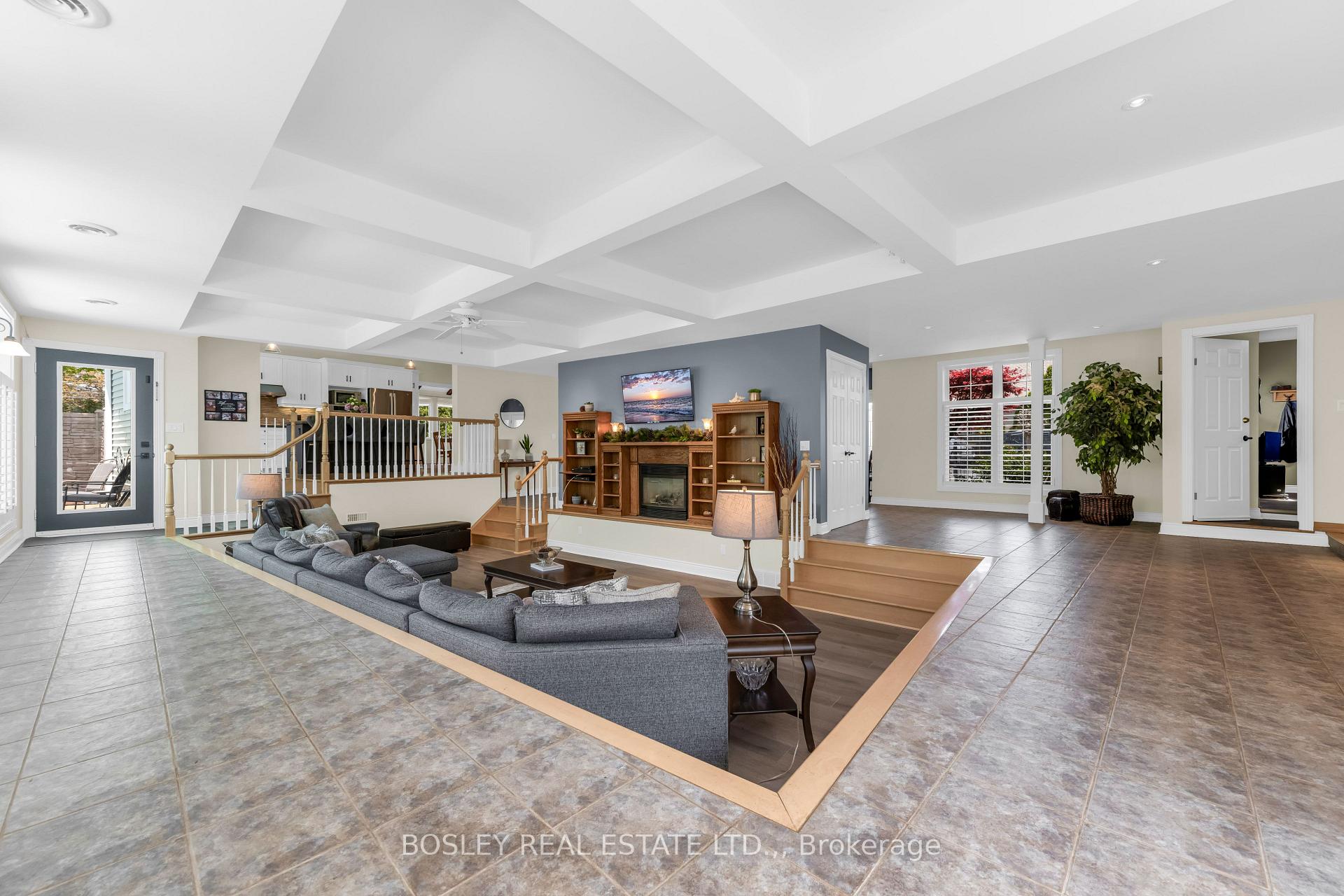 Photo 11 of 166 Lakeshore Road, St. Catharines, Vine/Linwell — HOMEH