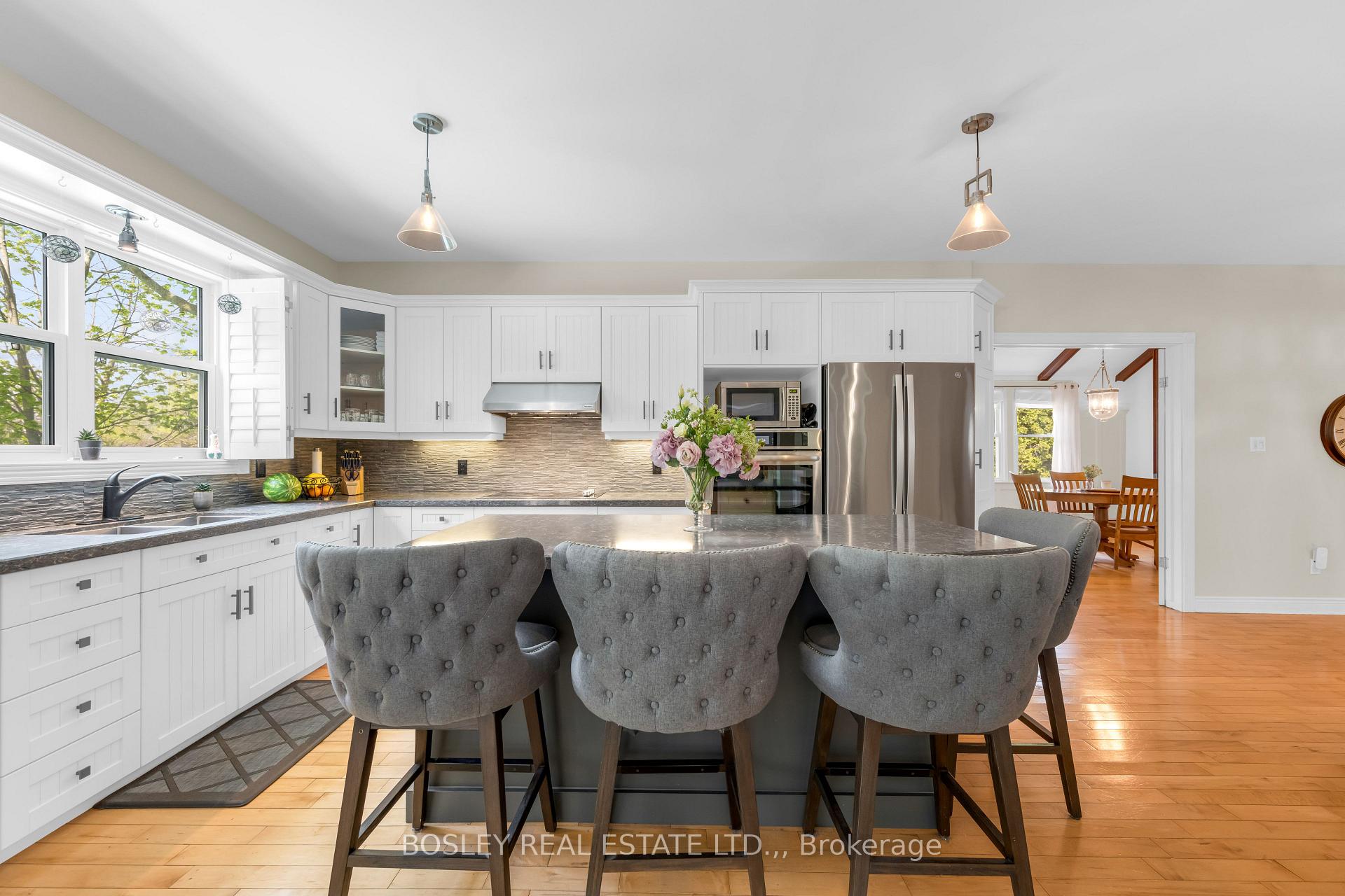 Photo 15 of 166 Lakeshore Road, St. Catharines, Vine/Linwell — HOMEH