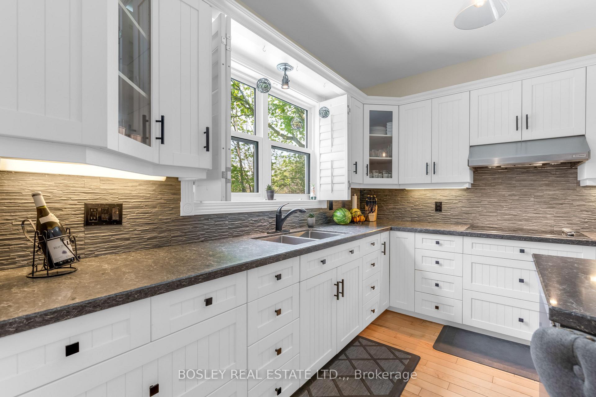 Photo 17 of 166 Lakeshore Road, St. Catharines, Vine/Linwell — HOMEH
