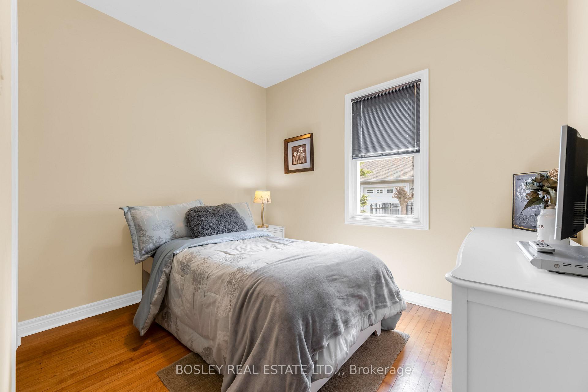 Photo 27 of 166 Lakeshore Road, St. Catharines, Vine/Linwell — HOMEH