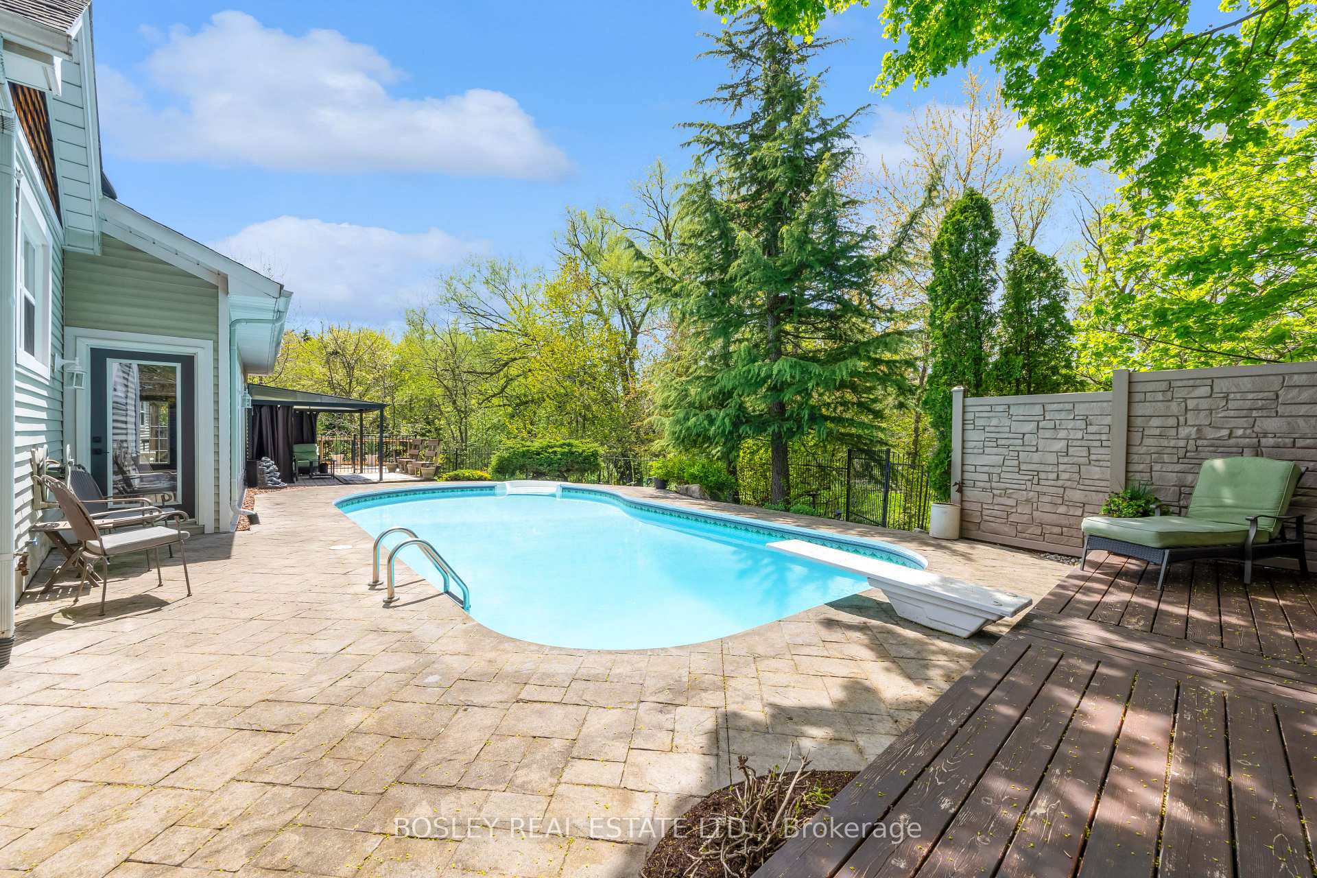 Photo 43 of 166 Lakeshore Road, St. Catharines, Vine/Linwell — HOMEH
