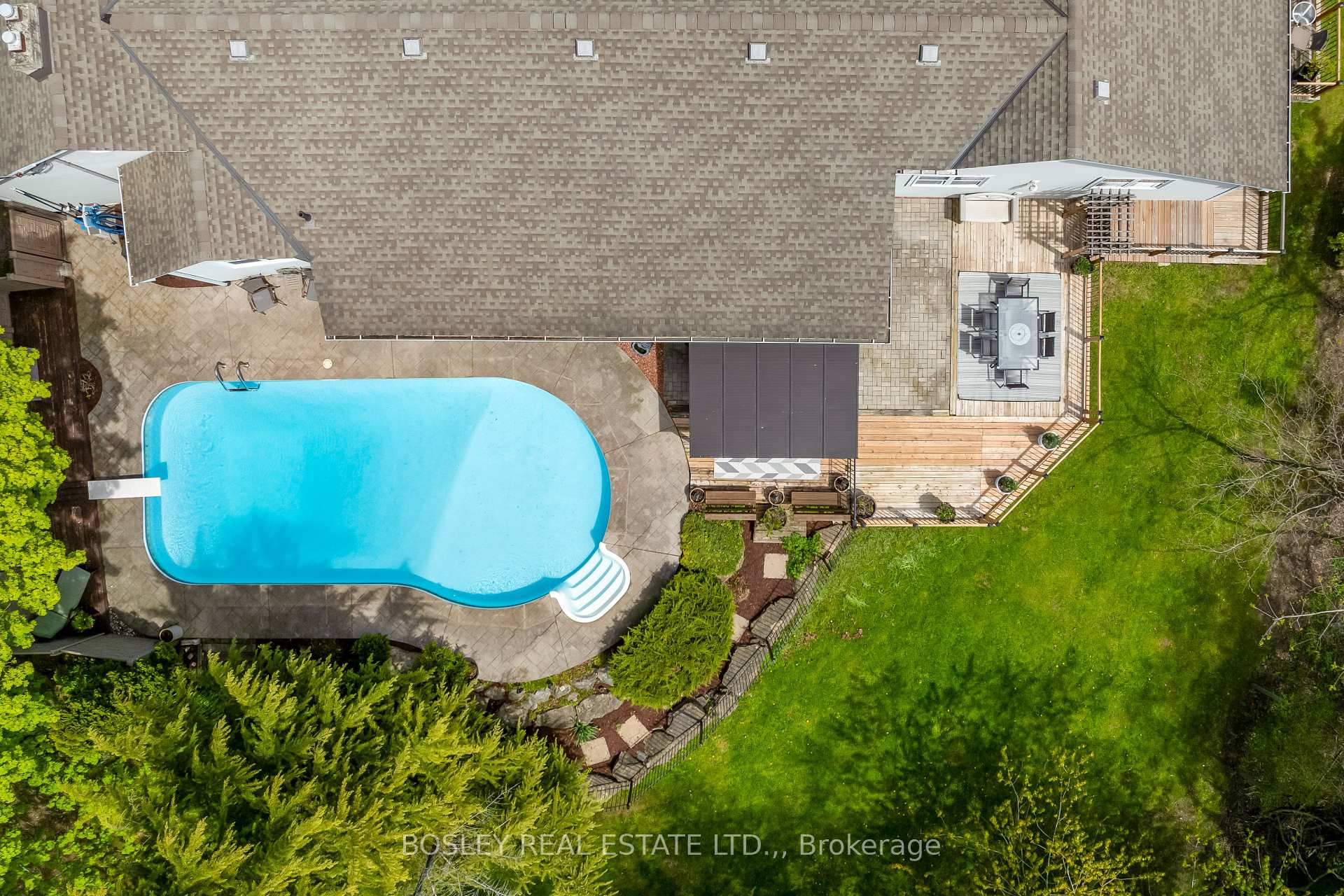 Photo 44 of 166 Lakeshore Road, St. Catharines, Vine/Linwell — HOMEH
