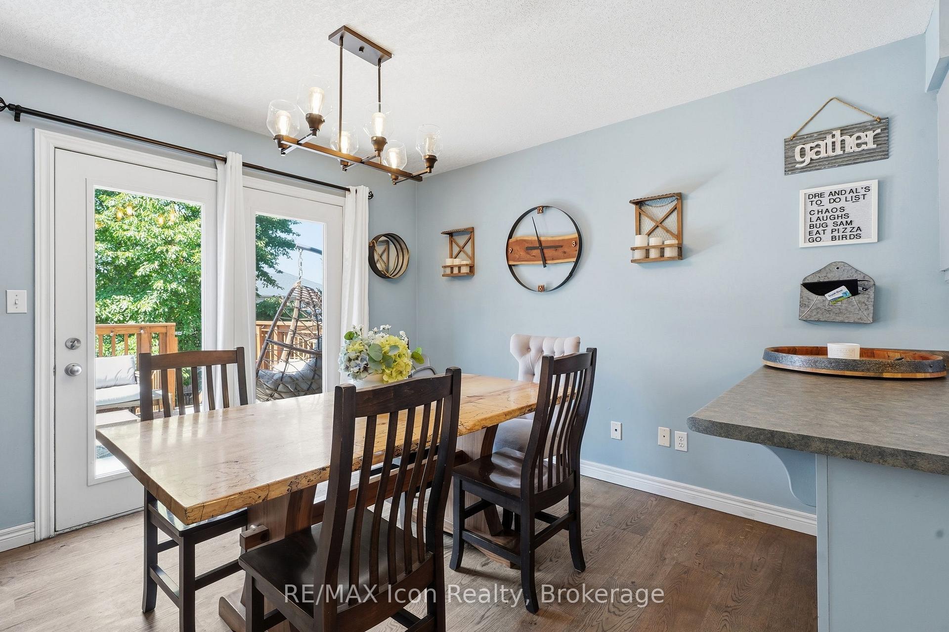 Photo 8 of 43 Moffatt Lane, Guelph, Clairfields/Hanlon Business Park — HOMEH
