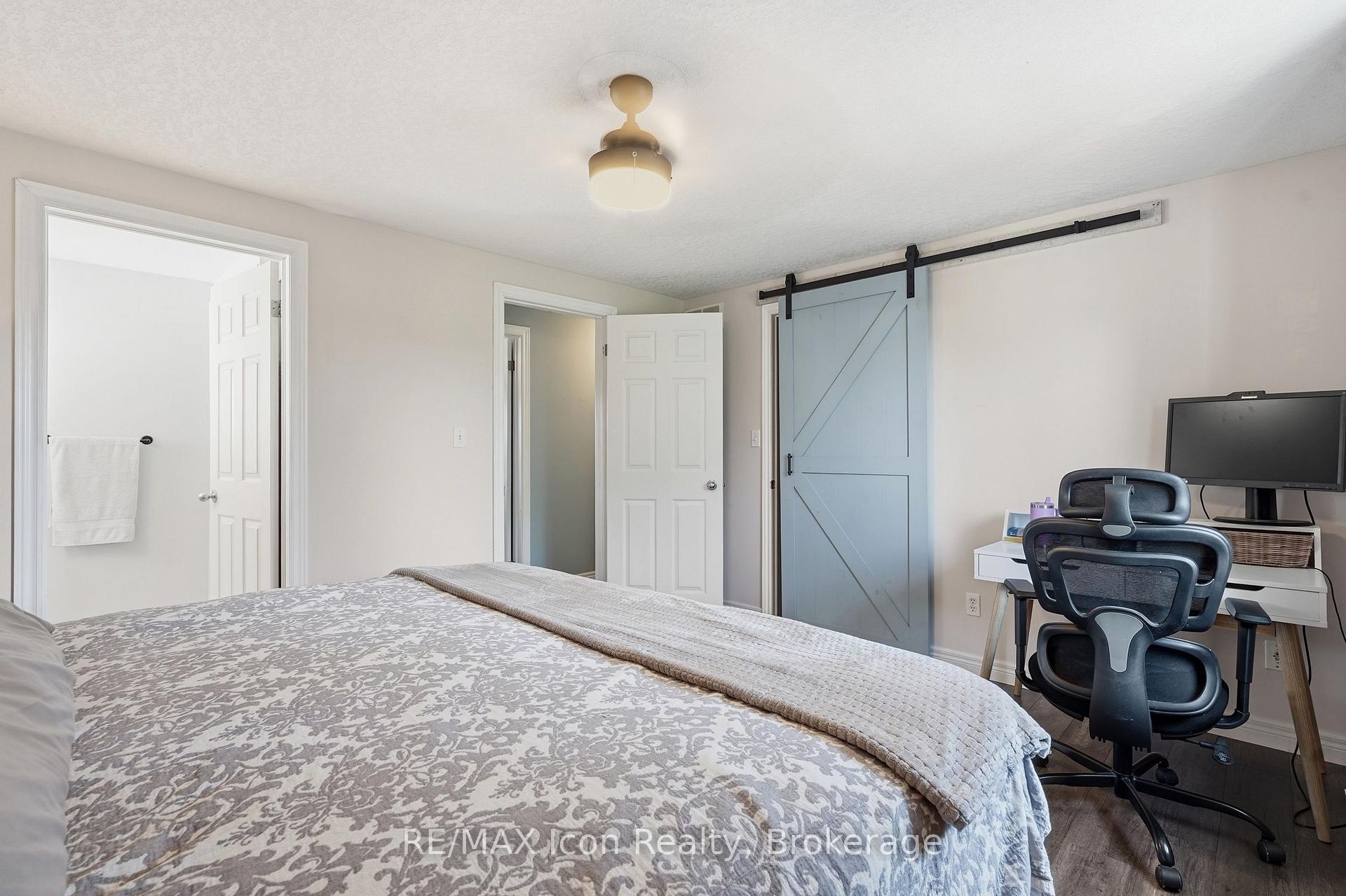 Photo 15 of 43 Moffatt Lane, Guelph, Clairfields/Hanlon Business Park — HOMEH