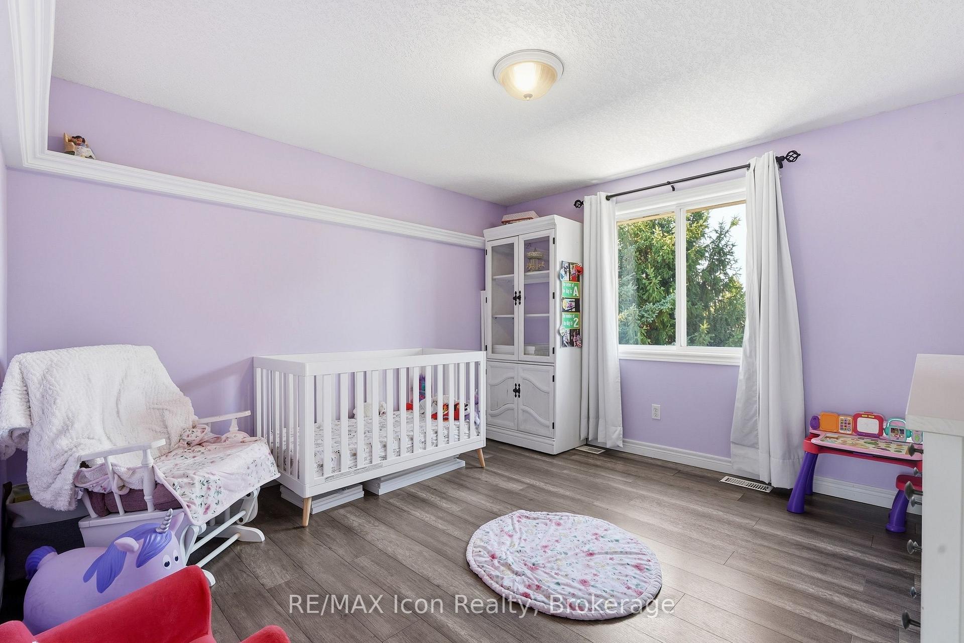 Photo 19 of 43 Moffatt Lane, Guelph, Clairfields/Hanlon Business Park — HOMEH