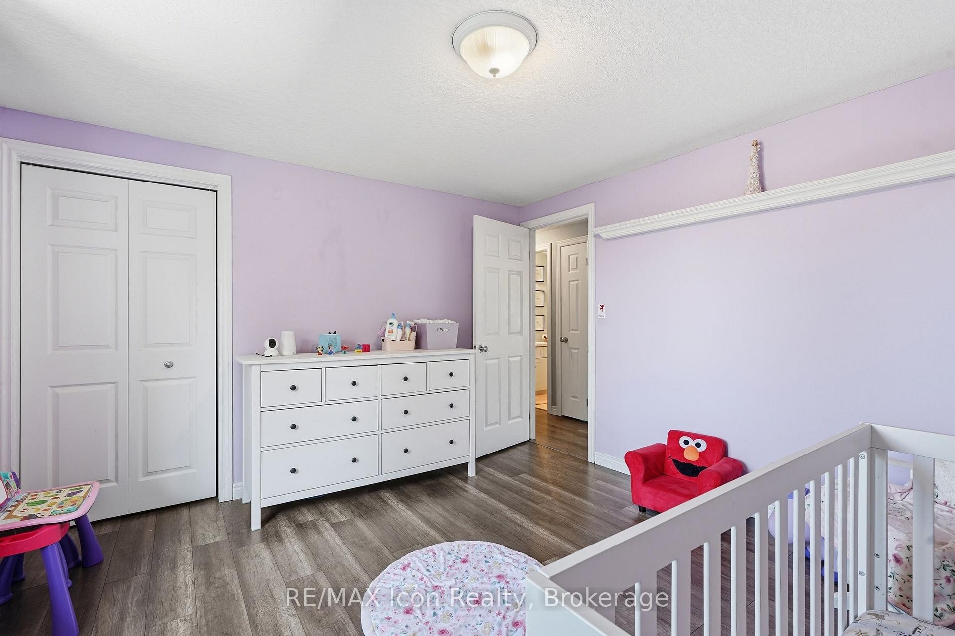 Photo 20 of 43 Moffatt Lane, Guelph, Clairfields/Hanlon Business Park — HOMEH