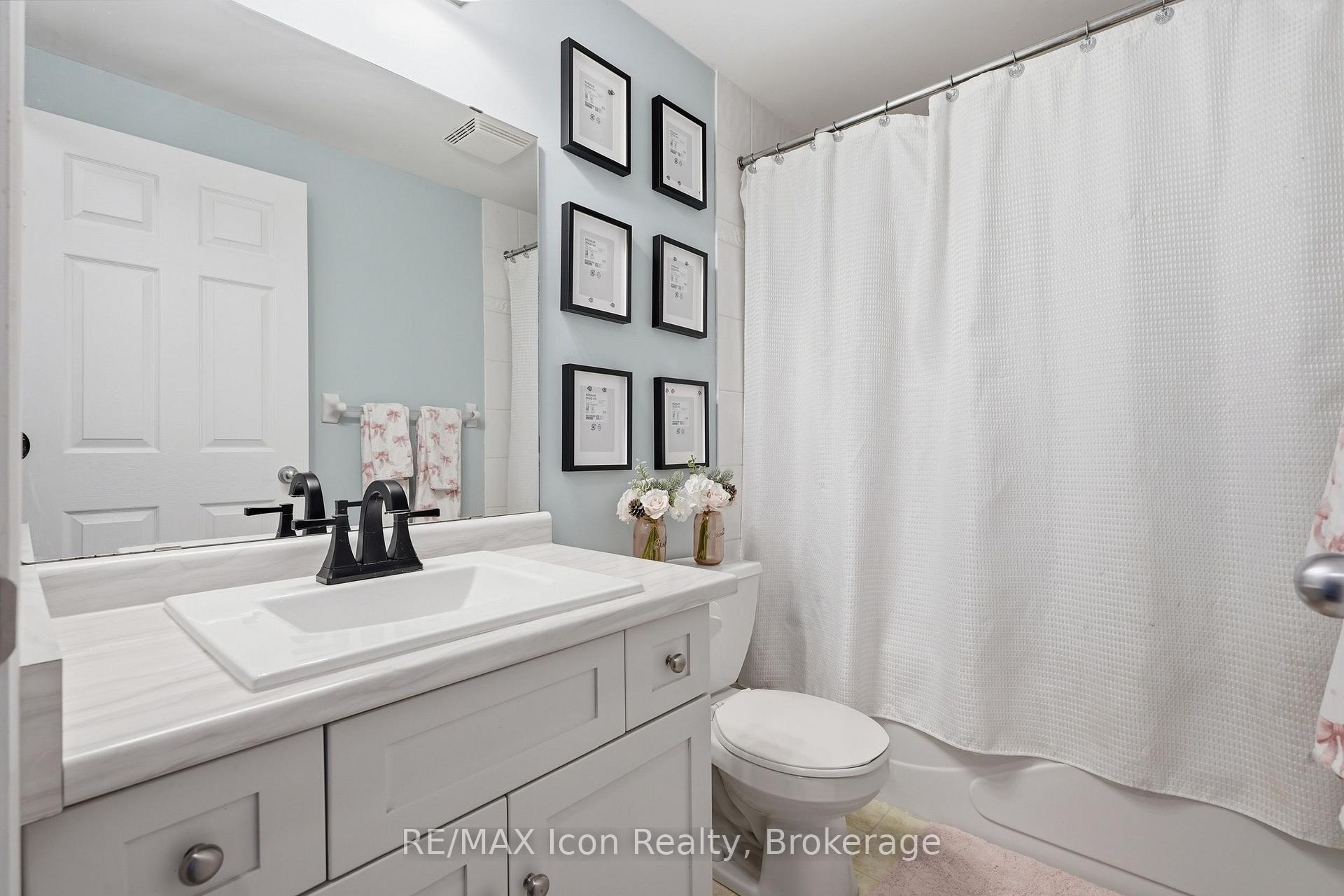 Photo 23 of 43 Moffatt Lane, Guelph, Clairfields/Hanlon Business Park — HOMEH