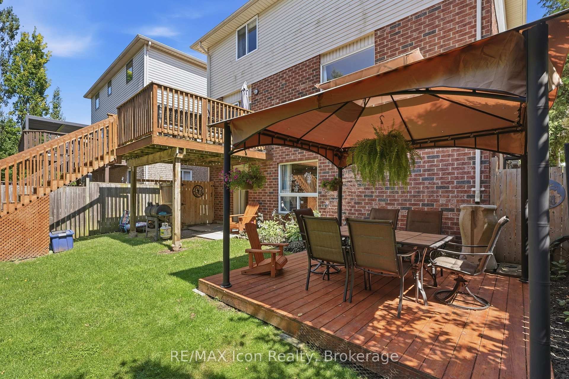 Photo 34 of 43 Moffatt Lane, Guelph, Clairfields/Hanlon Business Park — HOMEH