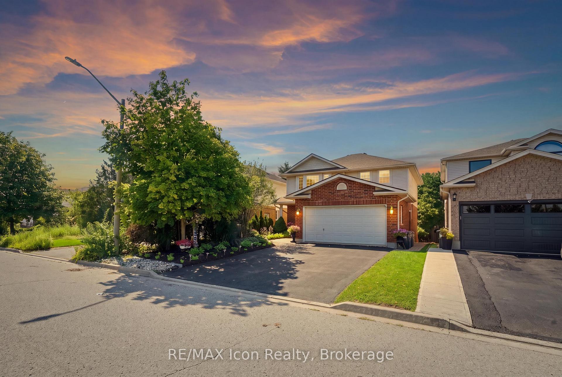 Photo 42 of 43 Moffatt Lane, Guelph, Clairfields/Hanlon Business Park — HOMEH