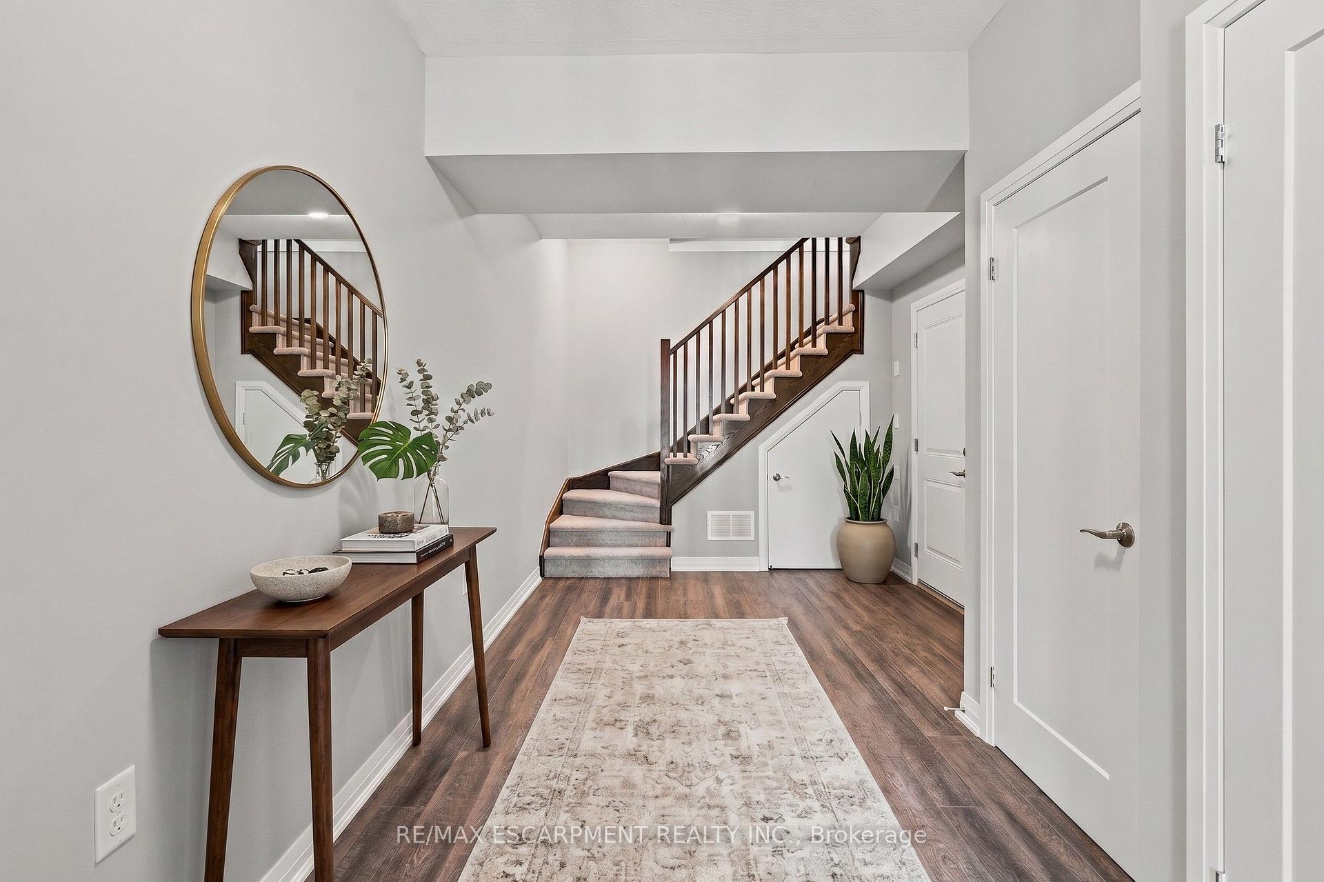 Photo 2 of 13 Aqua Lane, Hamilton, Rural Glanbrook — HOMEH