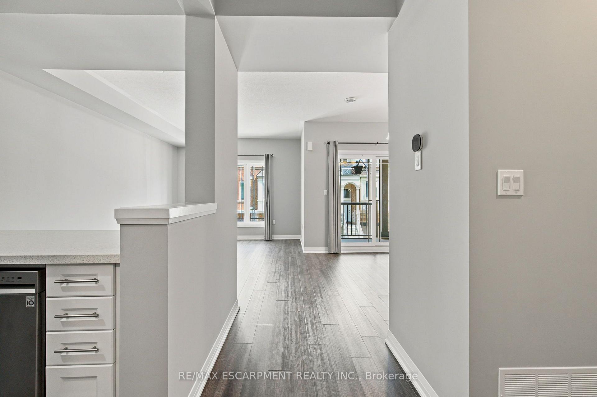 Photo 5 of 13 Aqua Lane, Hamilton, Rural Glanbrook — HOMEH