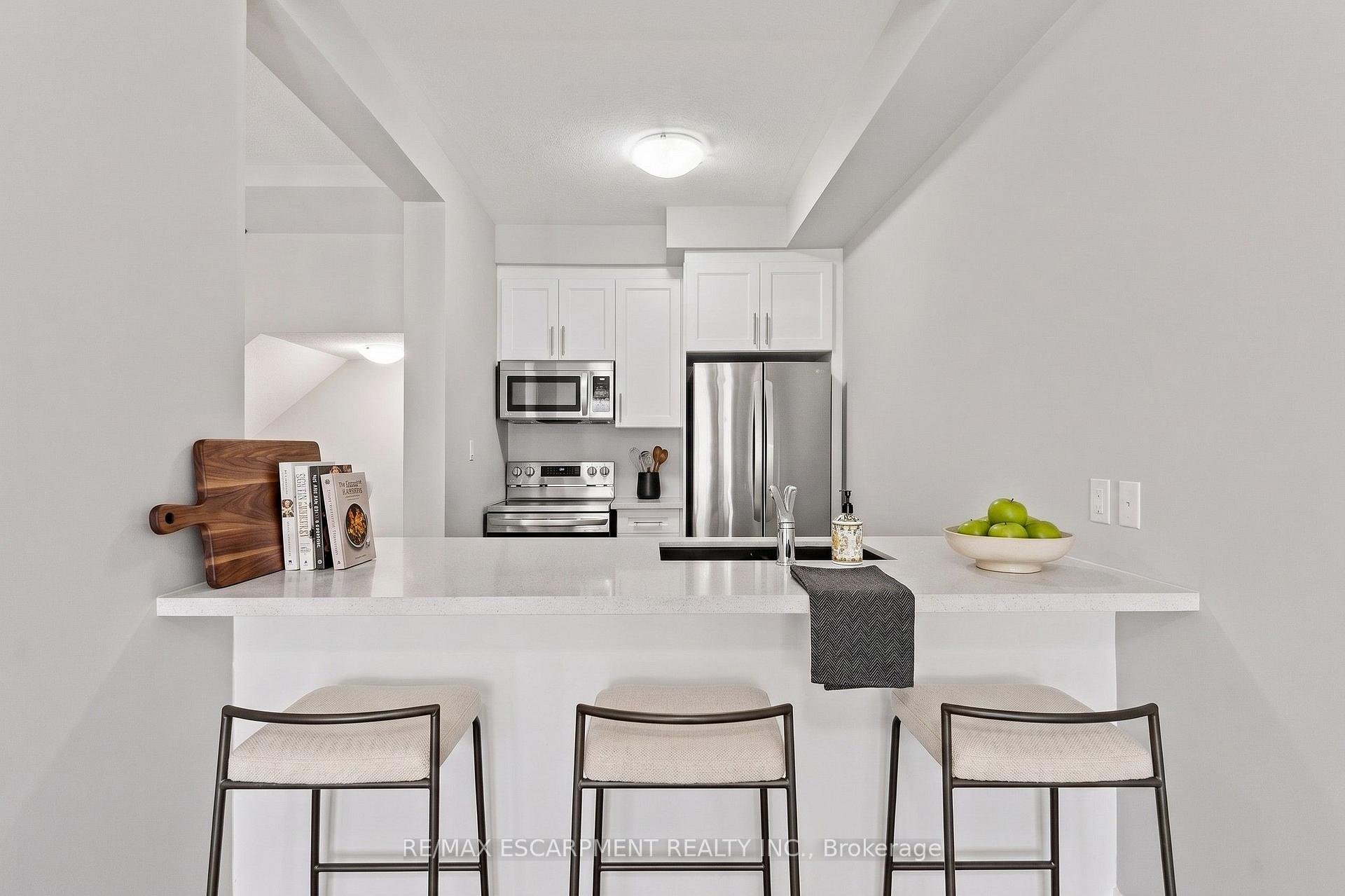 Photo 9 of 13 Aqua Lane, Hamilton, Rural Glanbrook — HOMEH