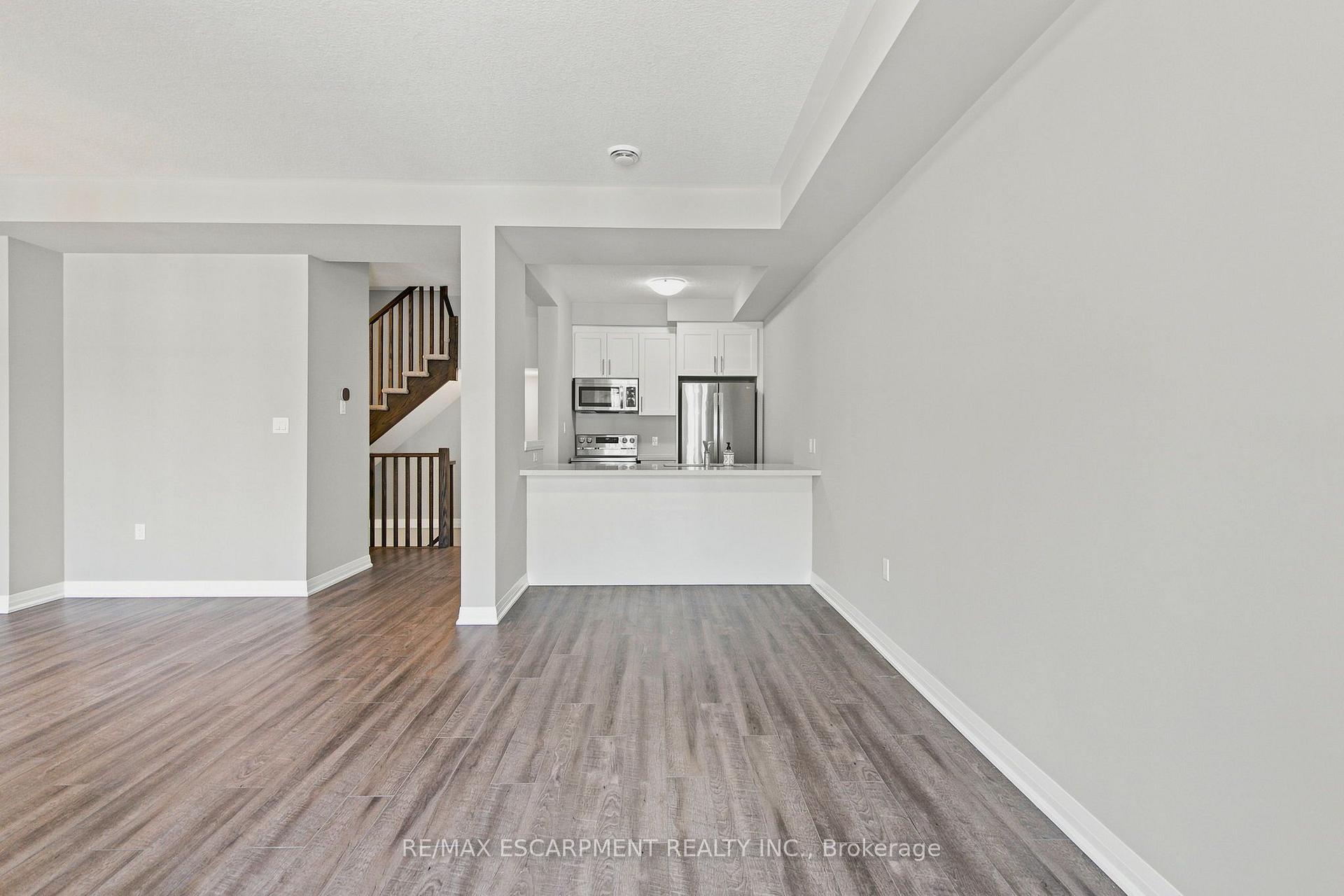 Photo 11 of 13 Aqua Lane, Hamilton, Rural Glanbrook — HOMEH