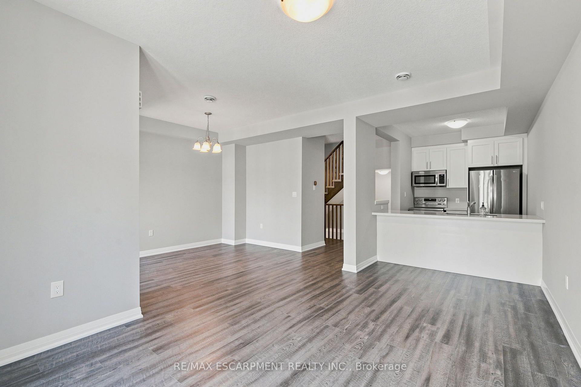 Photo 12 of 13 Aqua Lane, Hamilton, Rural Glanbrook — HOMEH