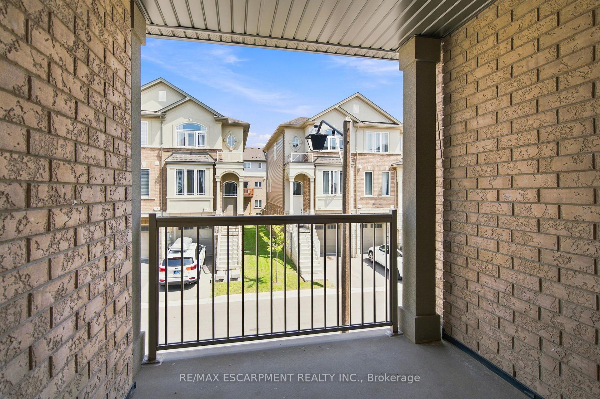 Photo 15 of 13 Aqua Lane, Hamilton, Rural Glanbrook — HOMEH