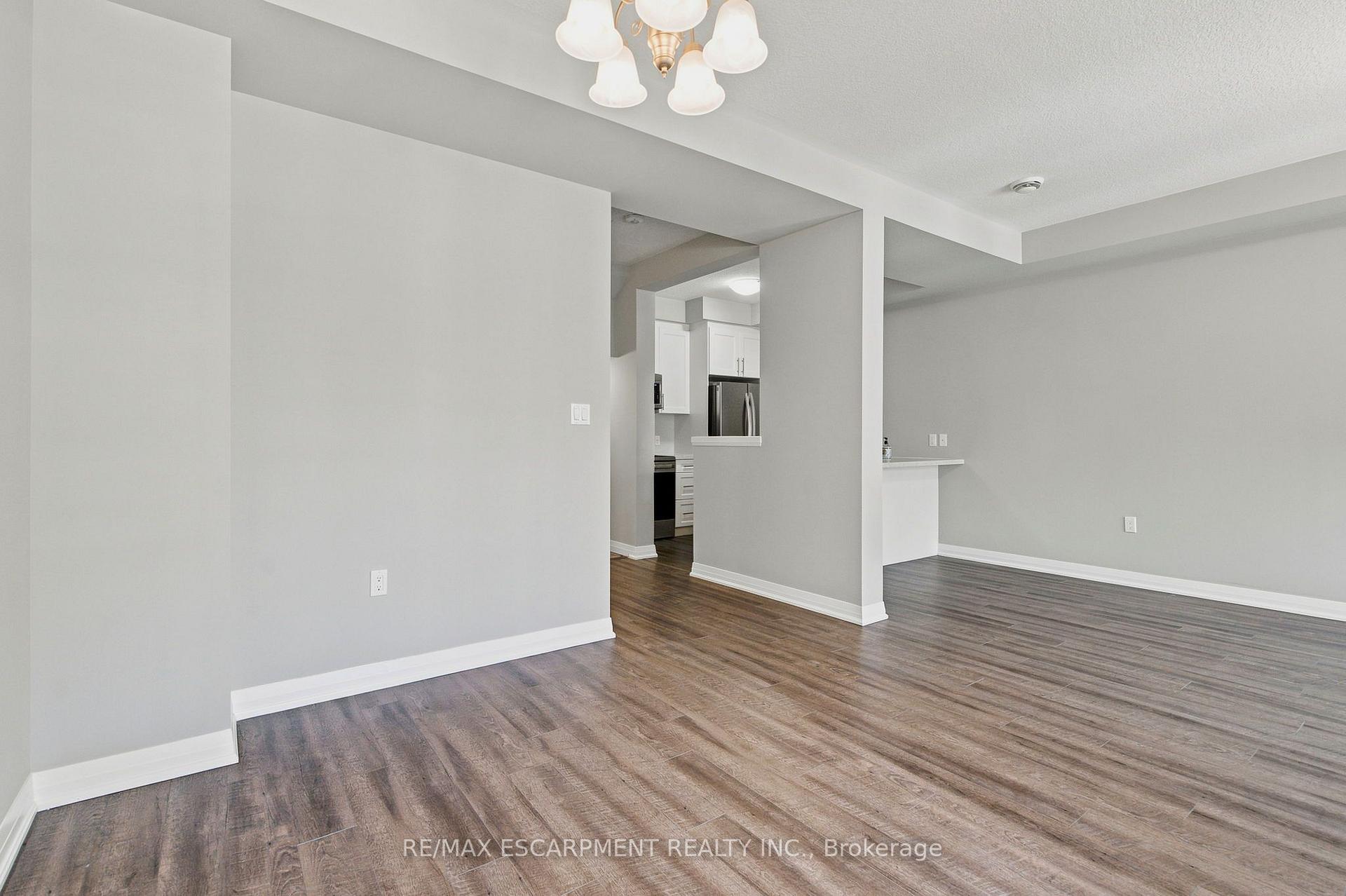 Photo 17 of 13 Aqua Lane, Hamilton, Rural Glanbrook — HOMEH