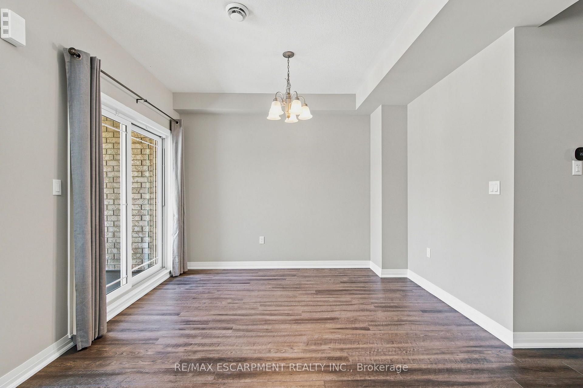 Photo 19 of 13 Aqua Lane, Hamilton, Rural Glanbrook — HOMEH