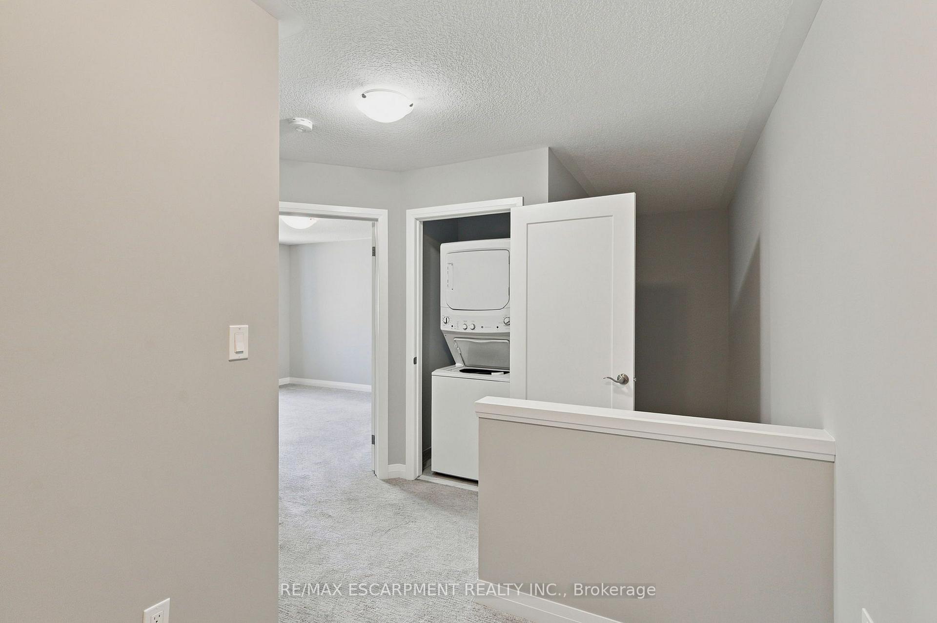 Photo 25 of 13 Aqua Lane, Hamilton, Rural Glanbrook — HOMEH