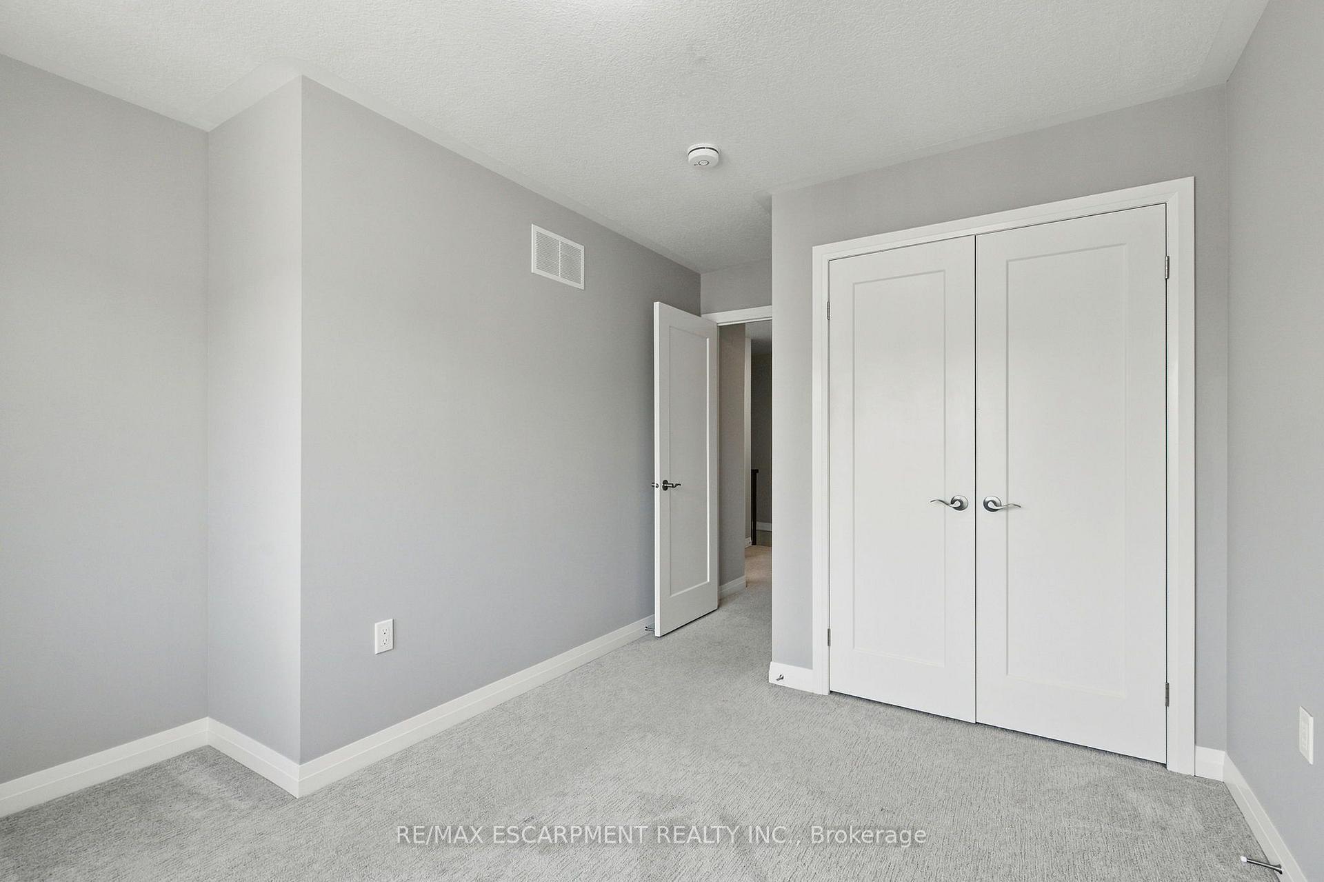 Photo 29 of 13 Aqua Lane, Hamilton, Rural Glanbrook — HOMEH