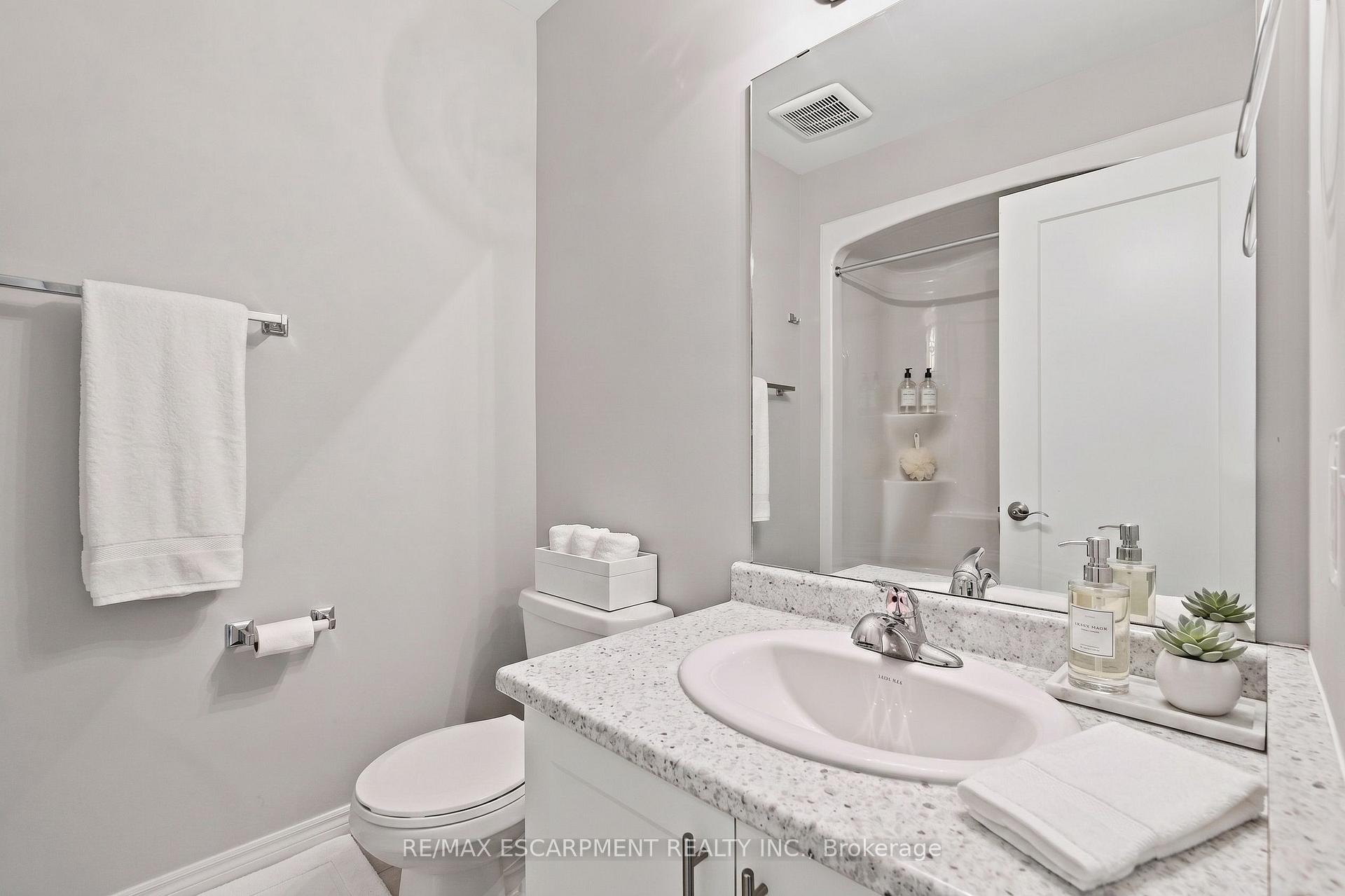 Photo 30 of 13 Aqua Lane, Hamilton, Rural Glanbrook — HOMEH