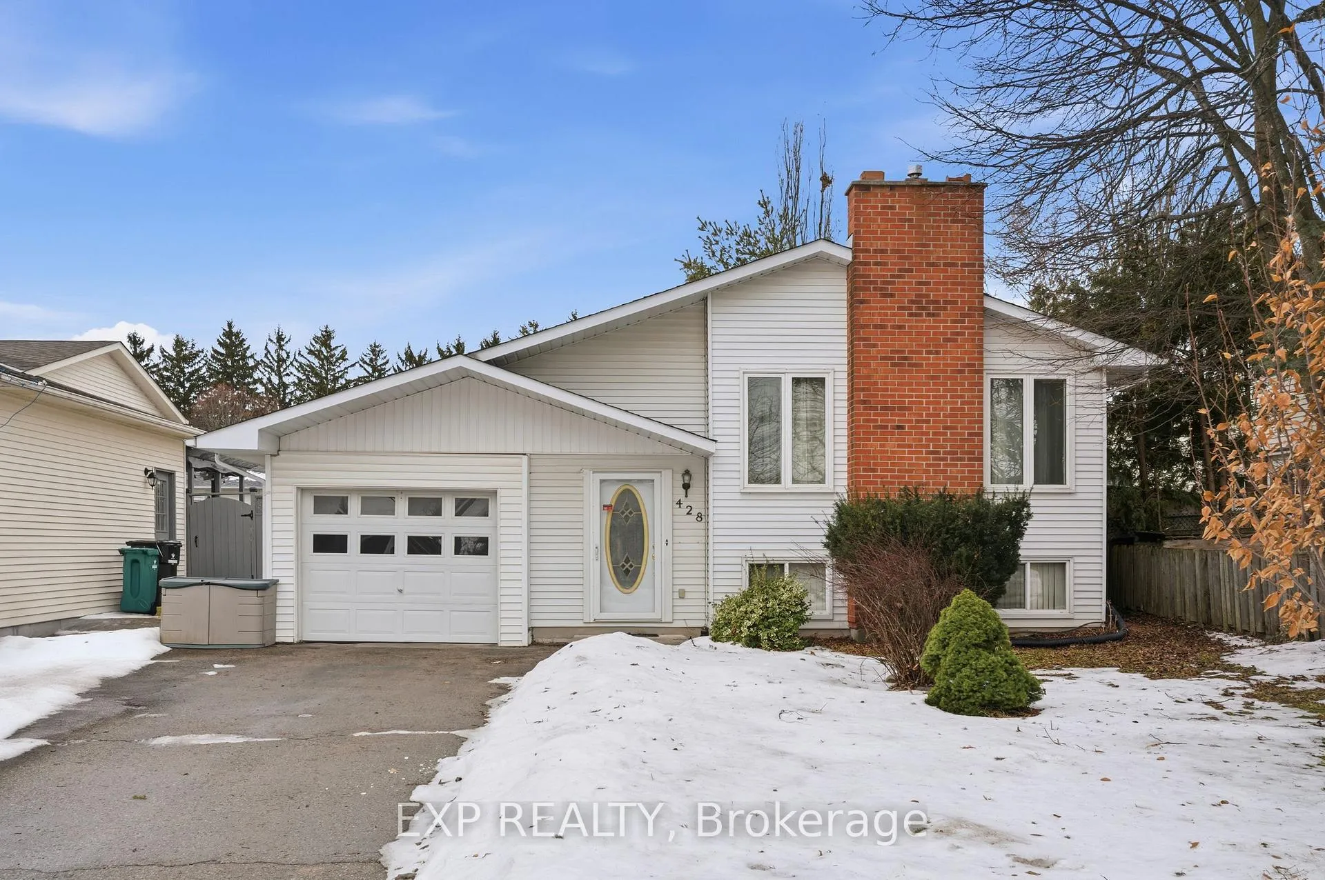 Photo 2 of 428 Dayna Crescent, Waterloo — HOMEH
