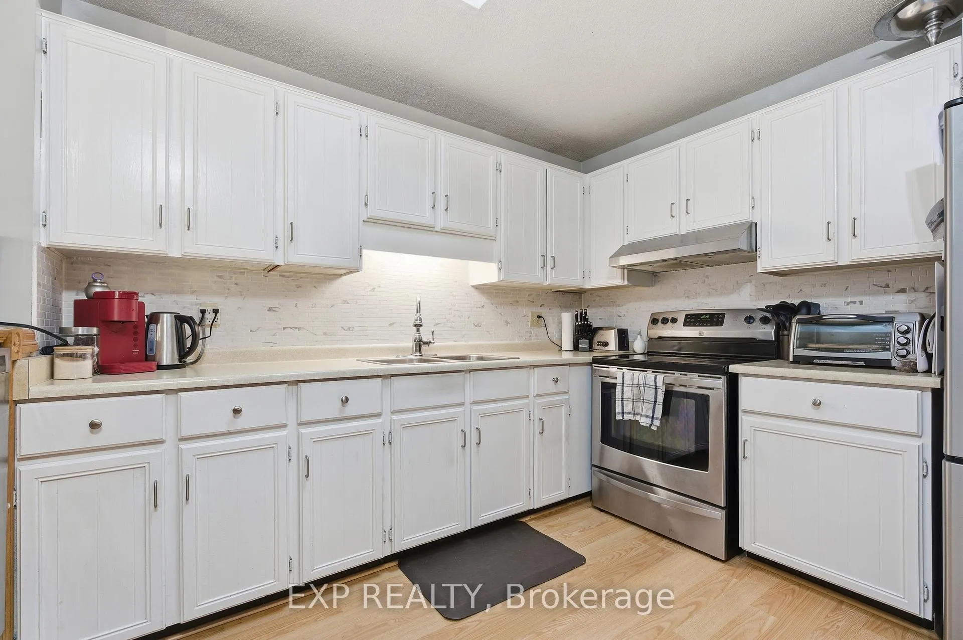 Photo 11 of 428 Dayna Crescent, Waterloo — HOMEH