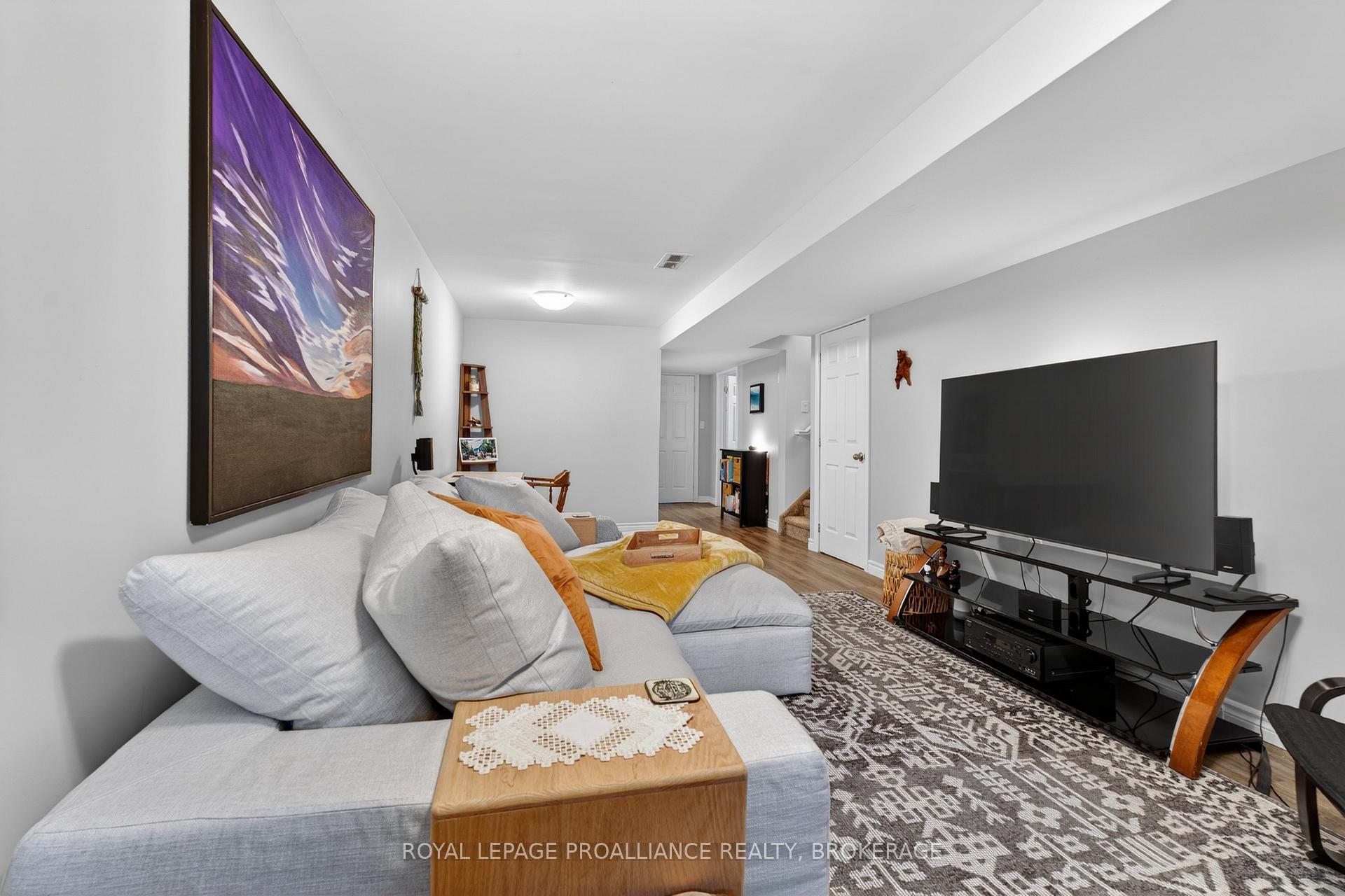 Photo 22 of 964 Rainbow Crescent, Kingston, Kingston East (Incl Barret Crt) — HOMEH