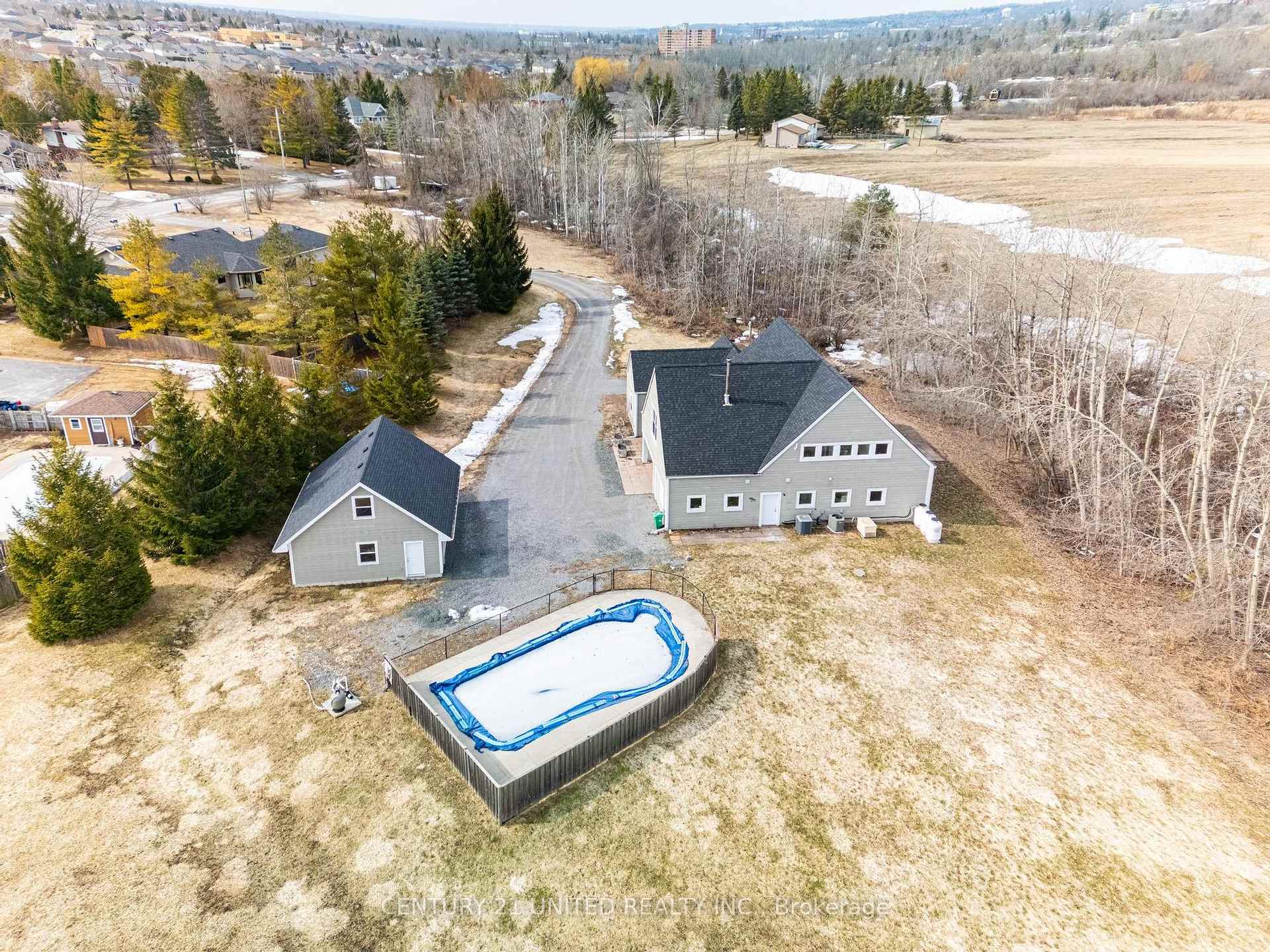 Photo of 590 Maniece Avenue