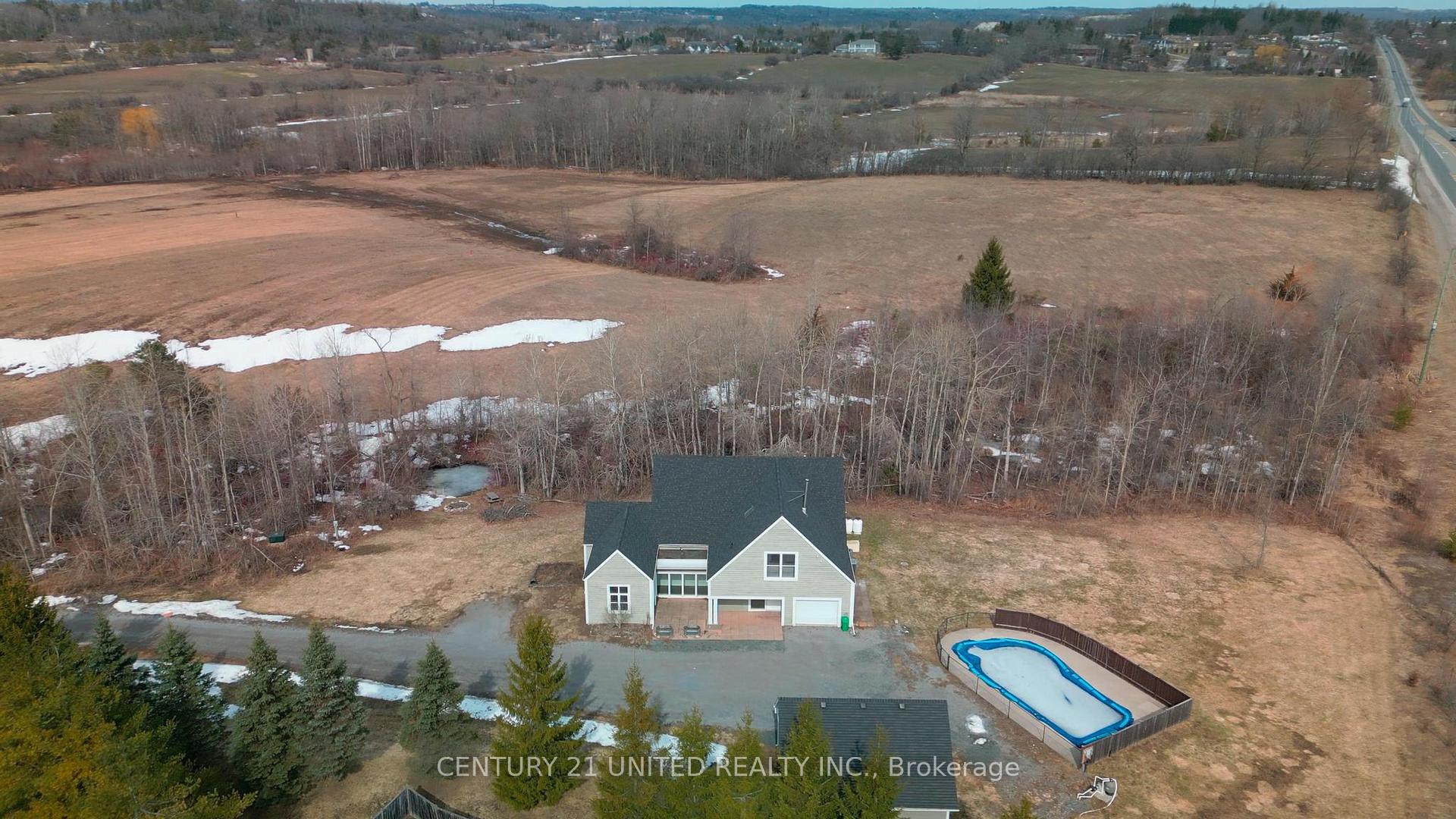 Photo 2 of 590 Maniece Avenue, Peterborough, Ashburnham Ward 4 — HOMEH