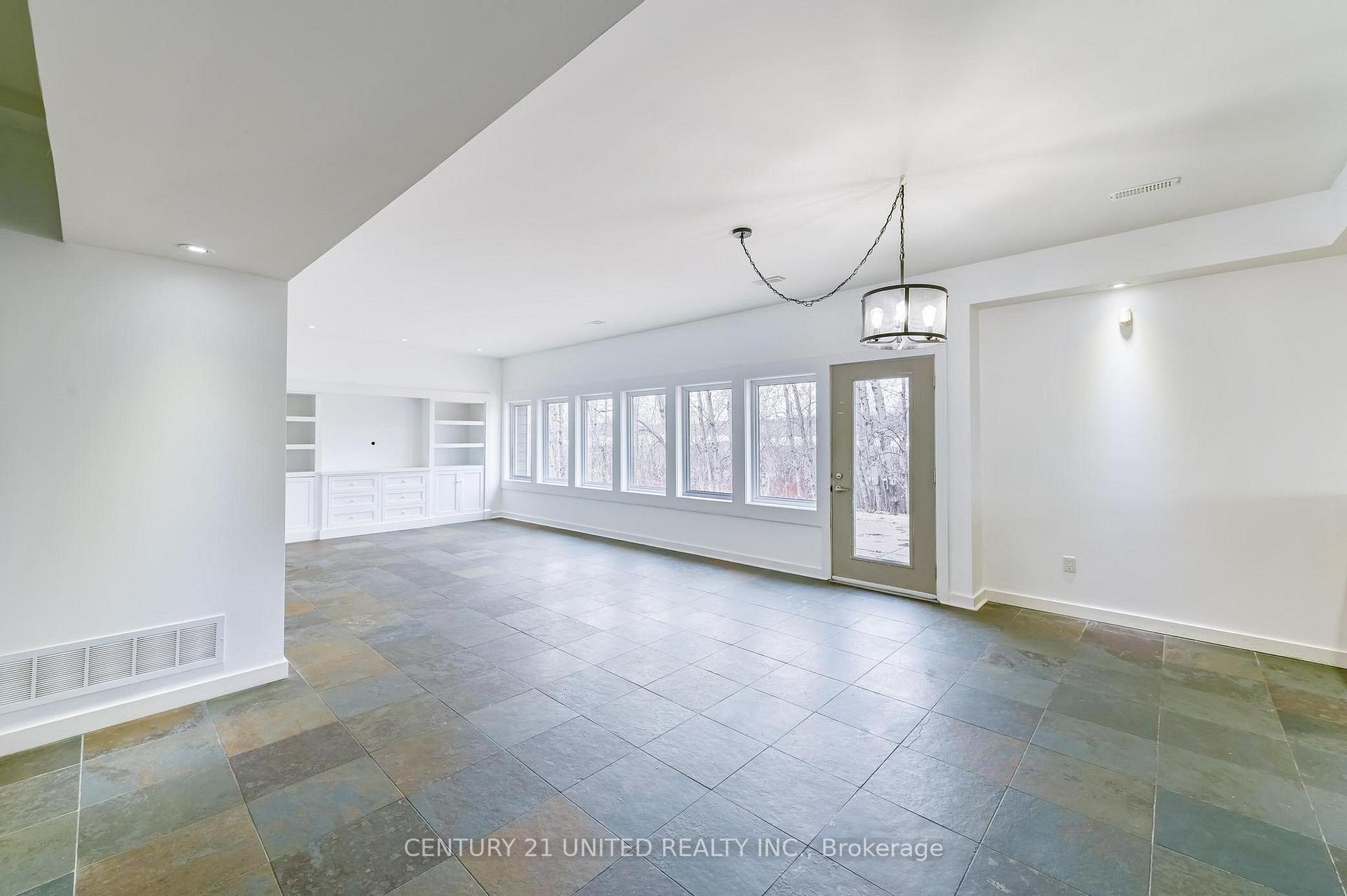 Photo 5 of 590 Maniece Avenue, Peterborough, Ashburnham Ward 4 — HOMEH