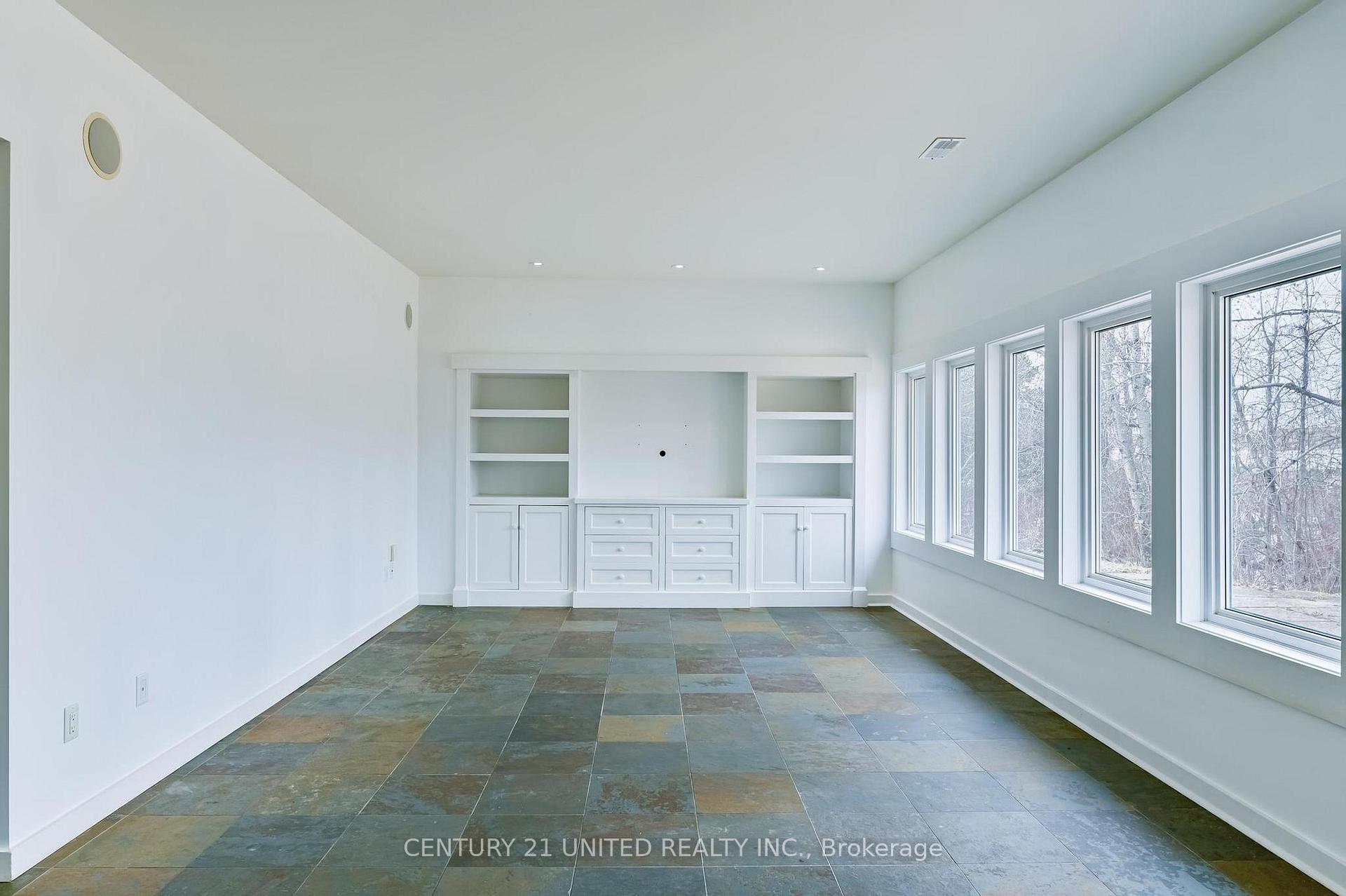 Photo 7 of 590 Maniece Avenue, Peterborough, Ashburnham Ward 4 — HOMEH
