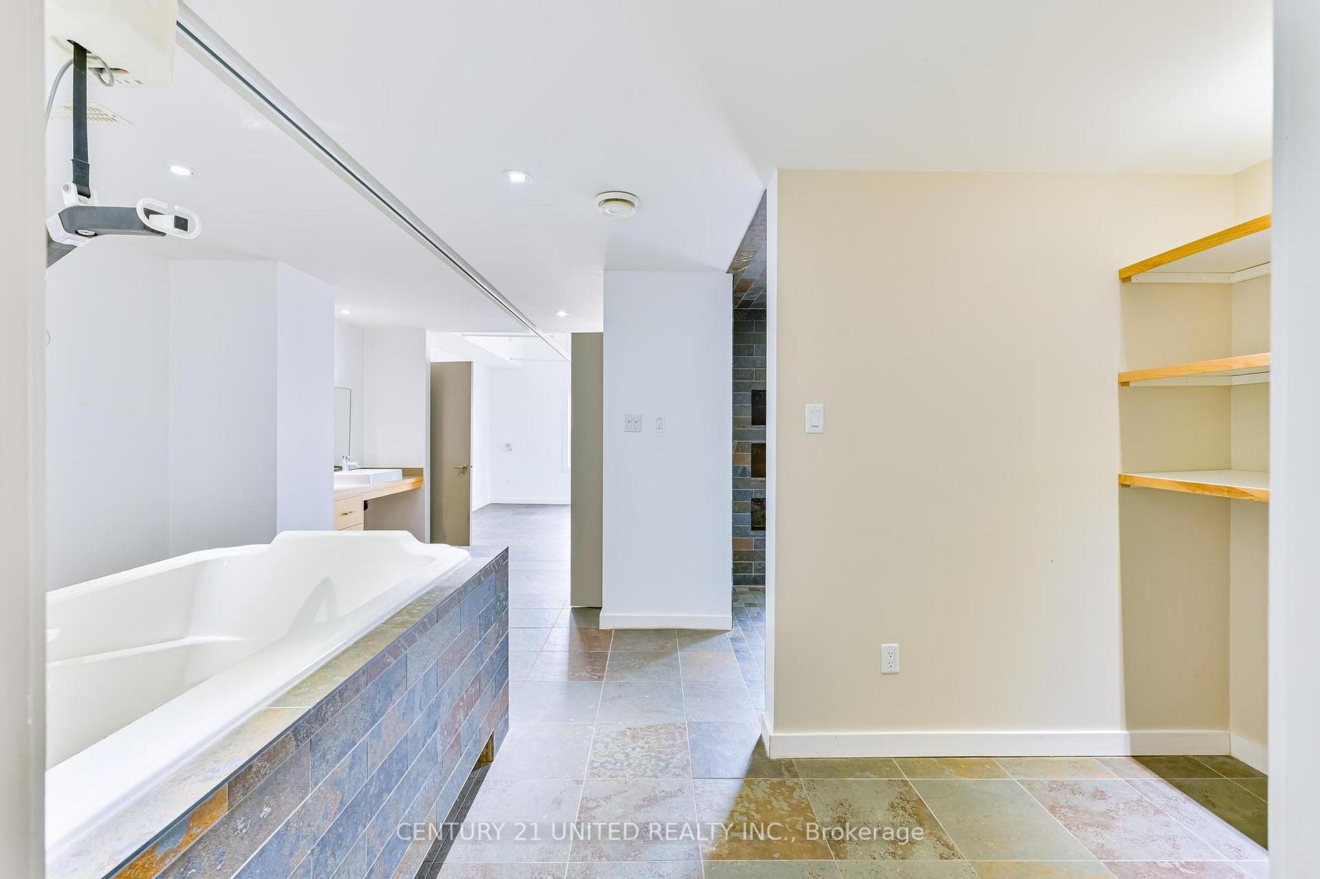 Photo 23 of 590 Maniece Avenue, Peterborough, Ashburnham Ward 4 — HOMEH