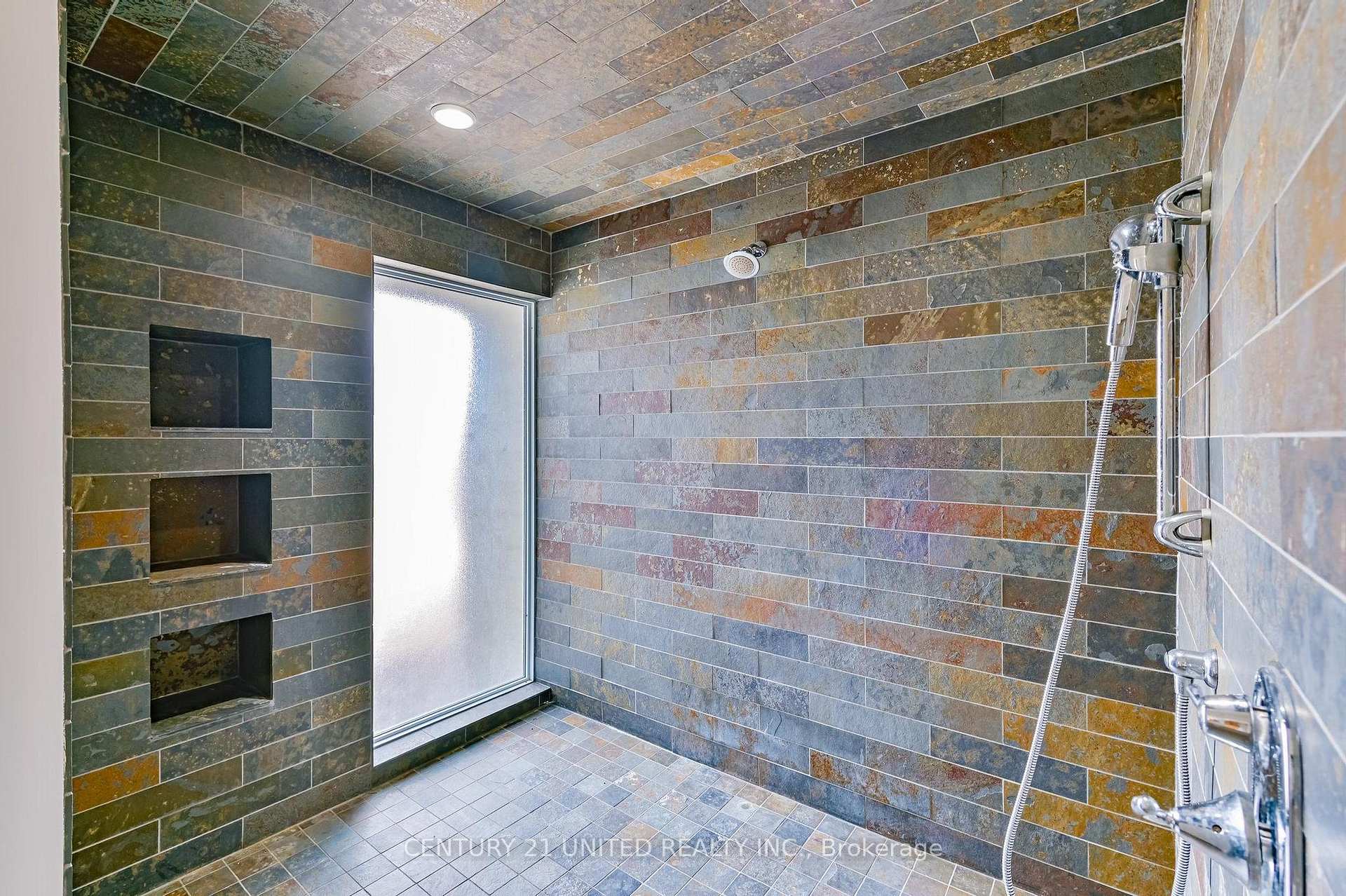 Photo 25 of 590 Maniece Avenue, Peterborough, Ashburnham Ward 4 — HOMEH
