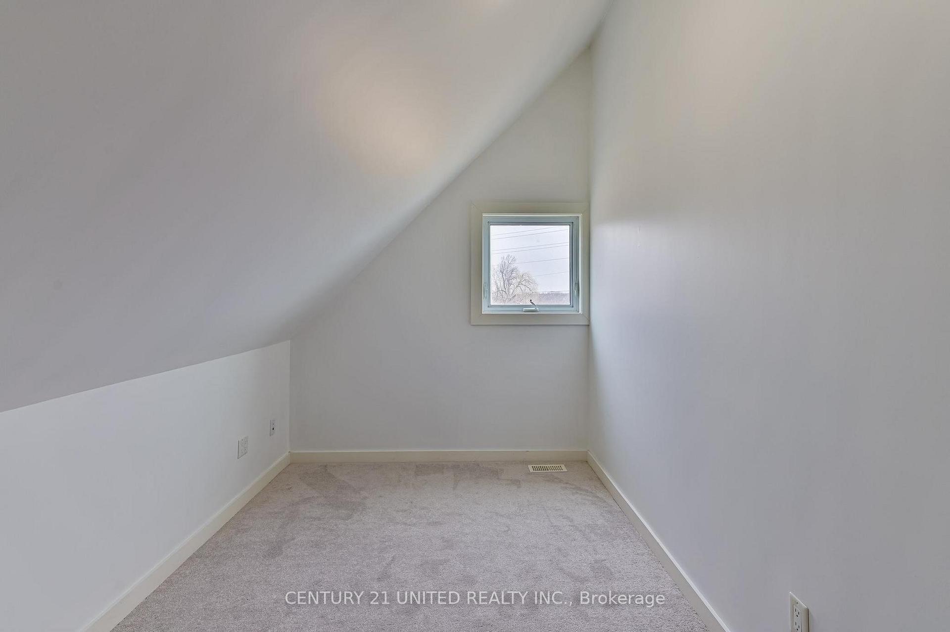 Photo 42 of 590 Maniece Avenue, Peterborough, Ashburnham Ward 4 — HOMEH