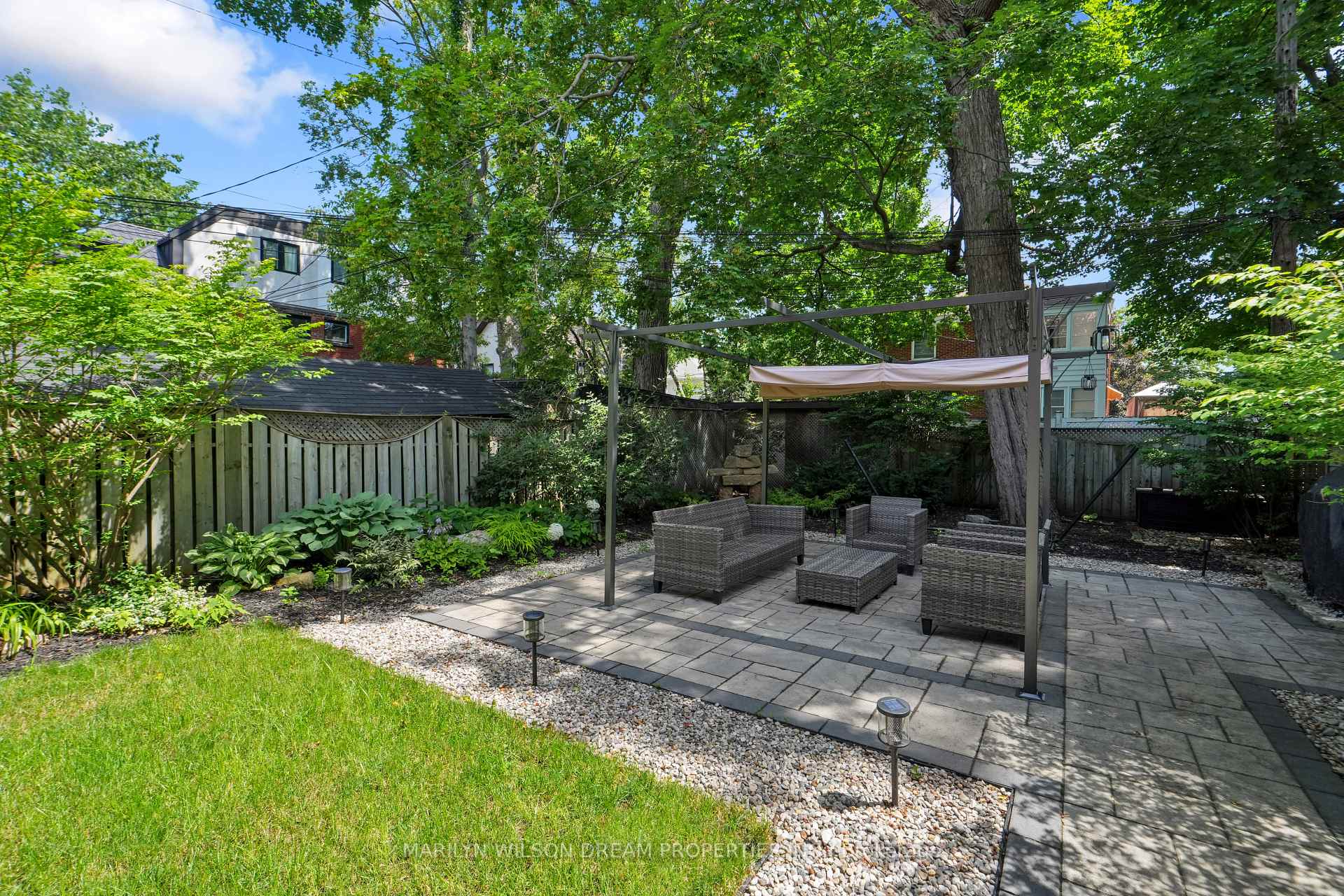Photo 3 of 39 Lambton Avenue, Ottawa, Lindenlea — HOMEH