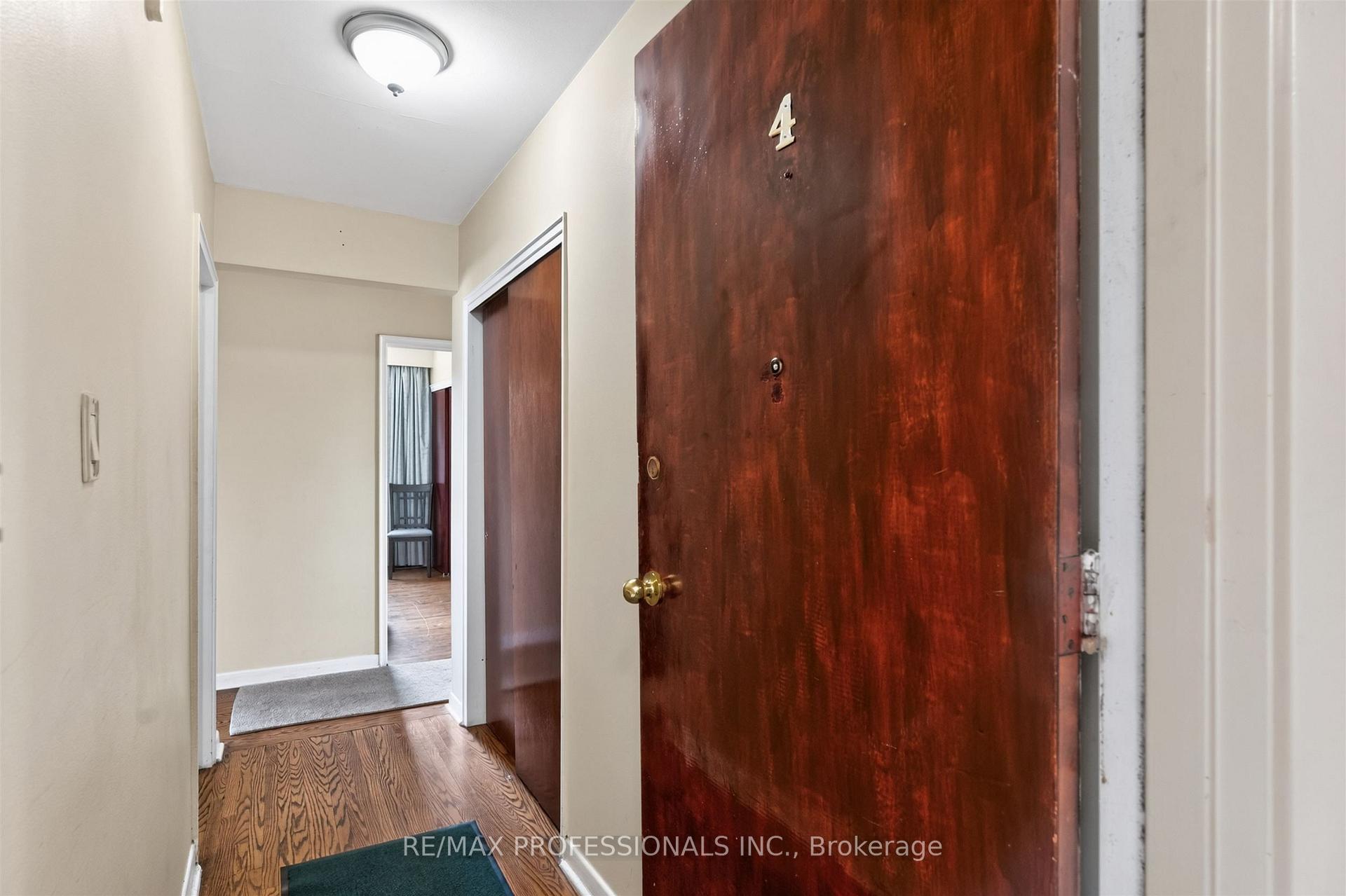 Photo 8 of 50 Waniska Avenue, Etobicoke, Stonegate-Queensway — HOMEH