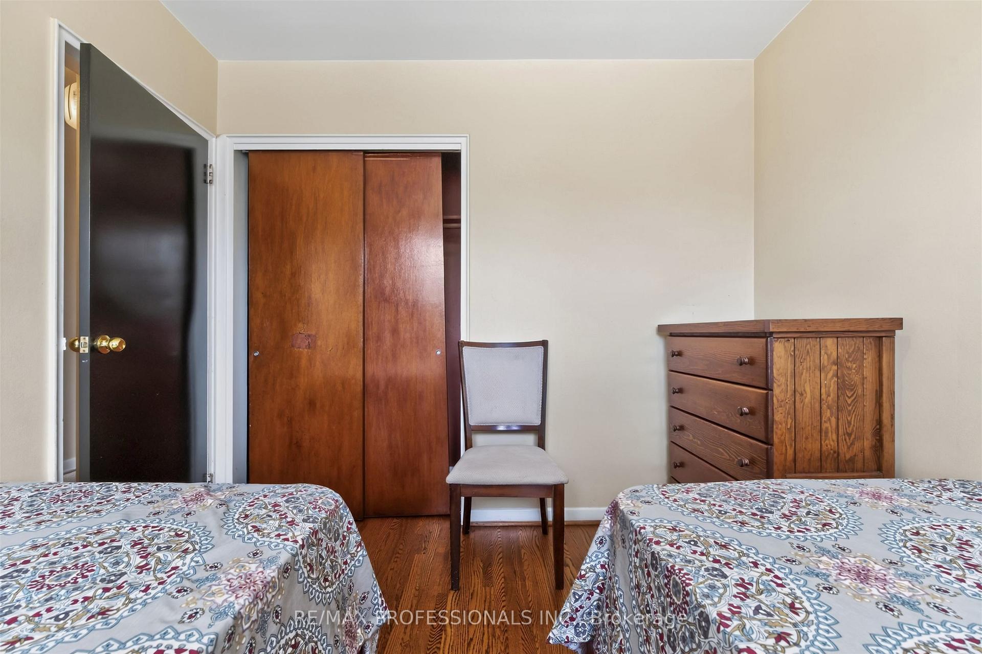 Photo 20 of 50 Waniska Avenue, Etobicoke, Stonegate-Queensway — HOMEH