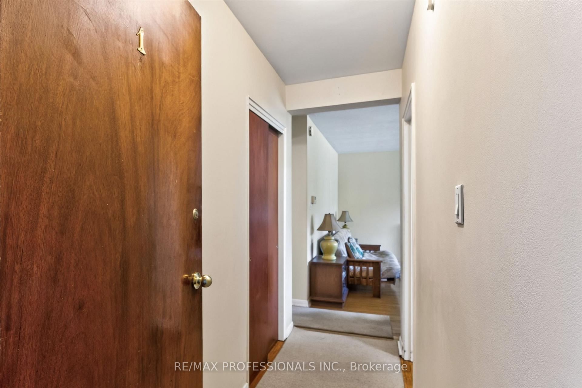 Photo 25 of 50 Waniska Avenue, Etobicoke, Stonegate-Queensway — HOMEH