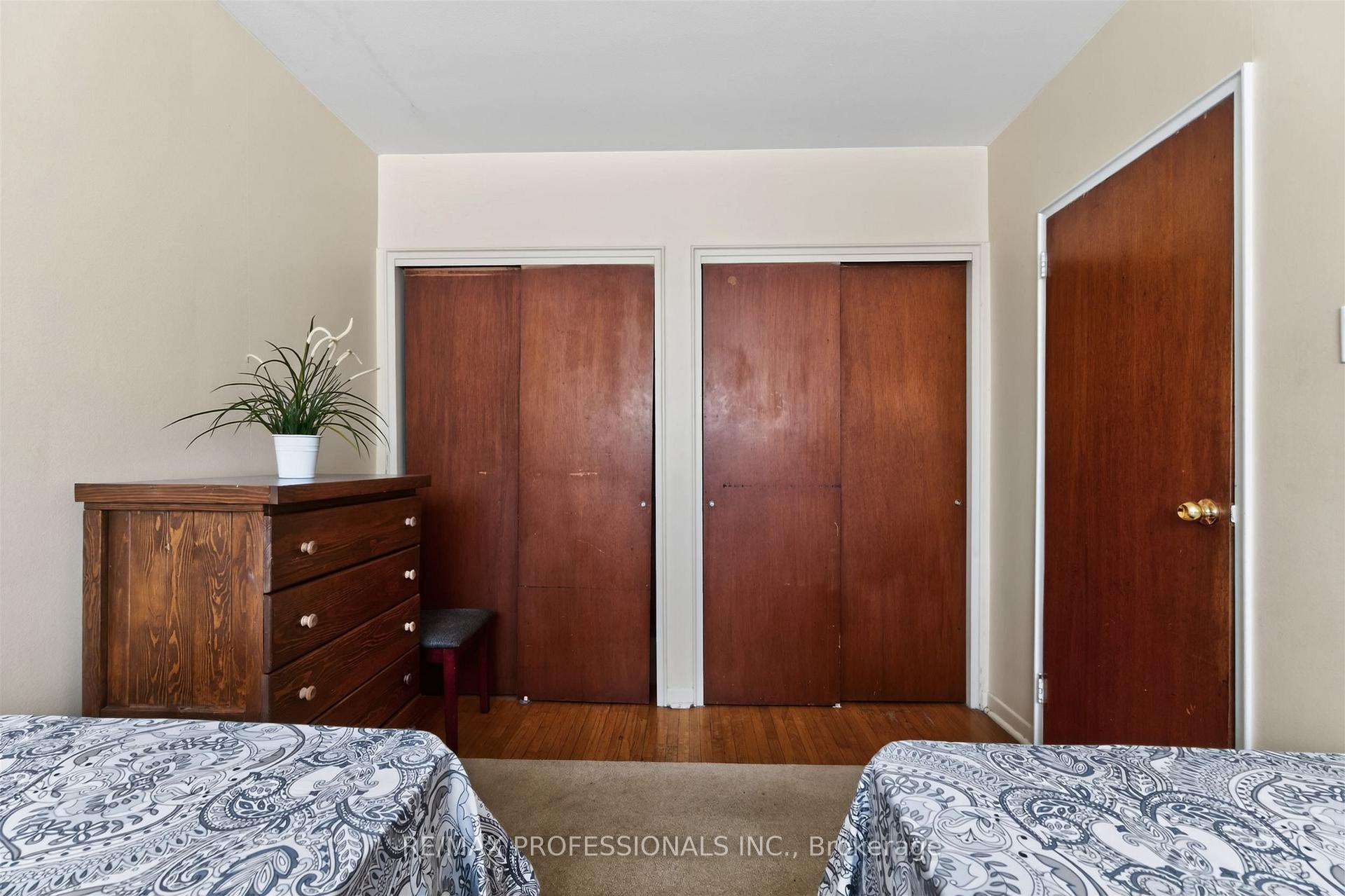 Photo 34 of 50 Waniska Avenue, Etobicoke, Stonegate-Queensway — HOMEH