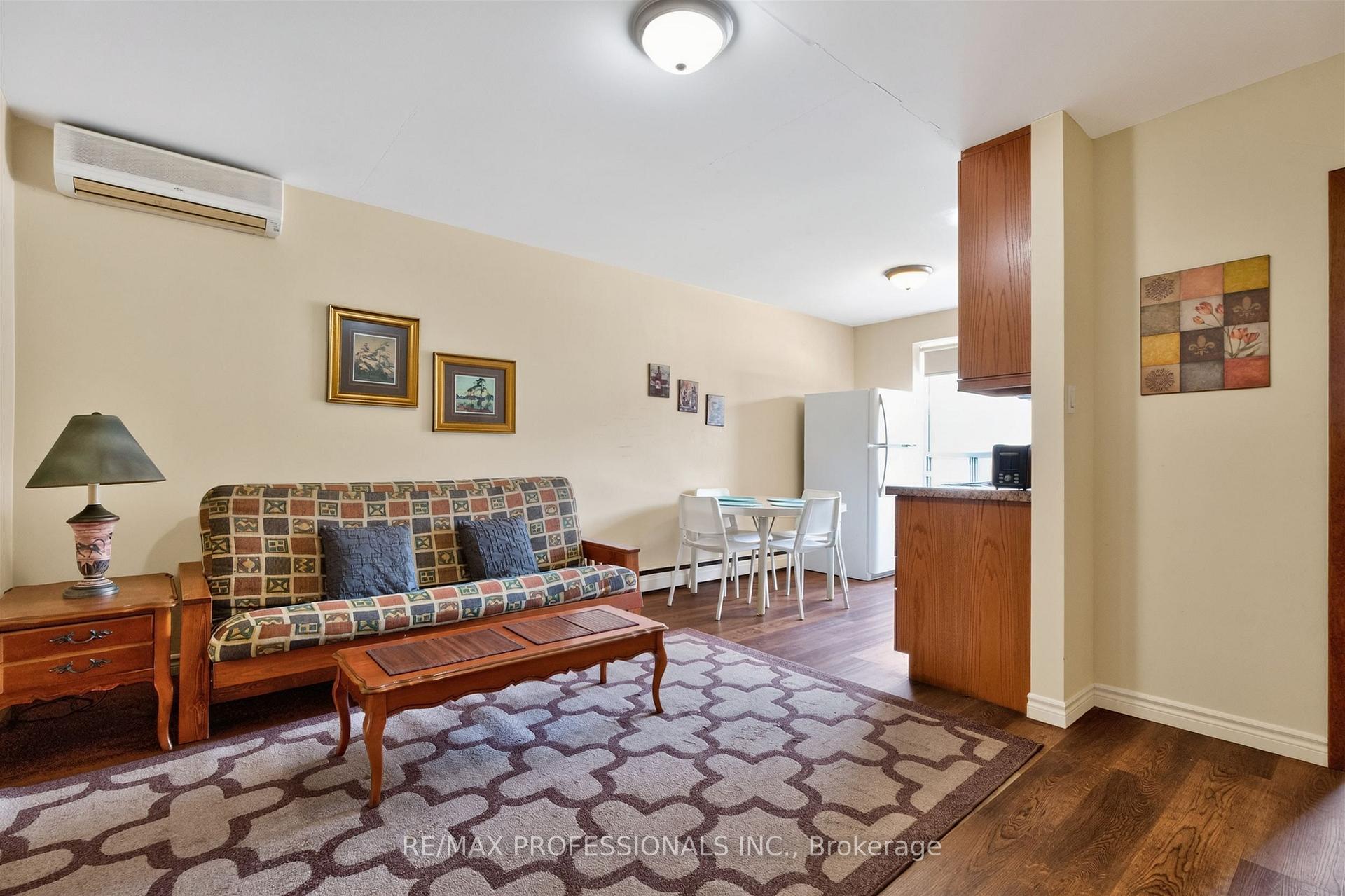 Photo 37 of 50 Waniska Avenue, Etobicoke, Stonegate-Queensway — HOMEH